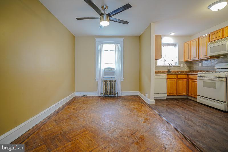 HOLMESBURG - Residential Lease