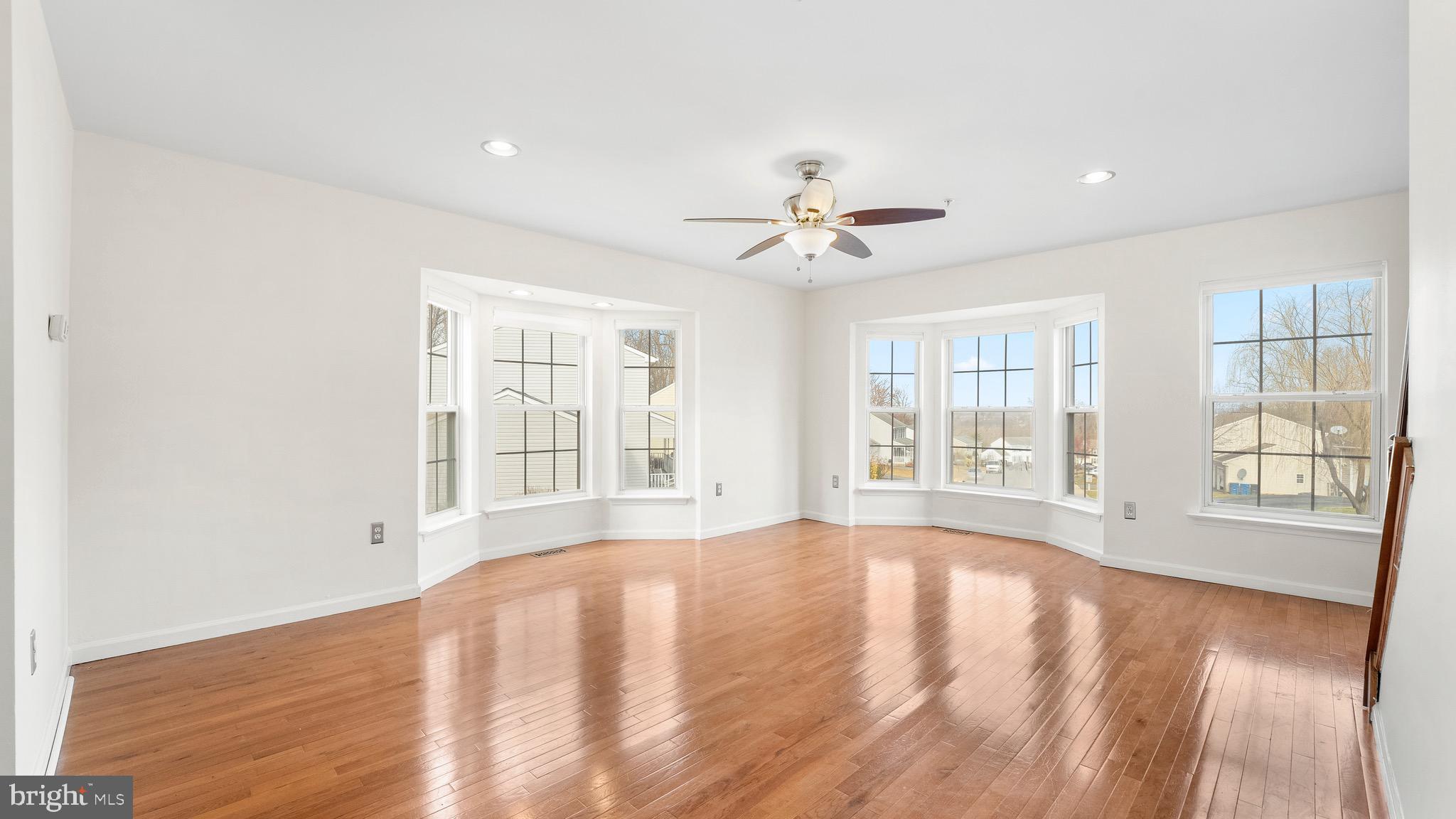 WASHINGTON WOODS - Residential