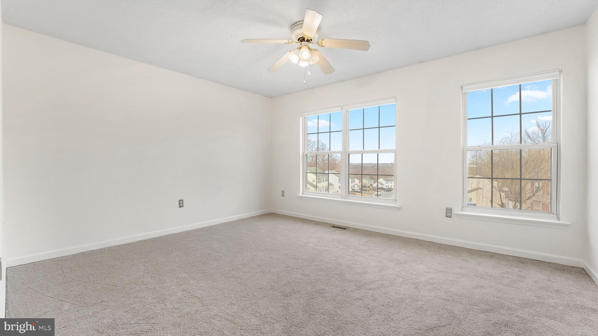 WASHINGTON WOODS - Residential