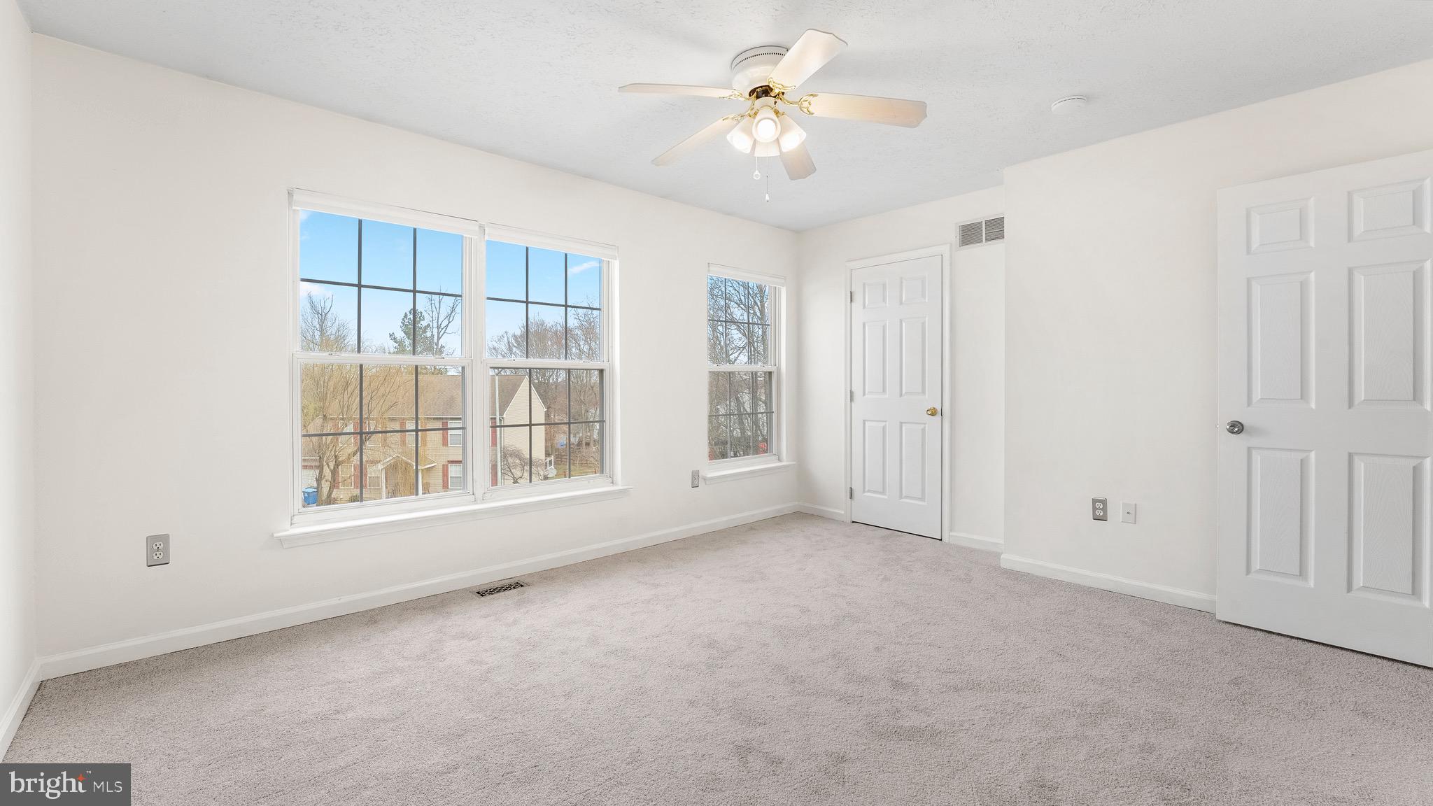 WASHINGTON WOODS - Residential