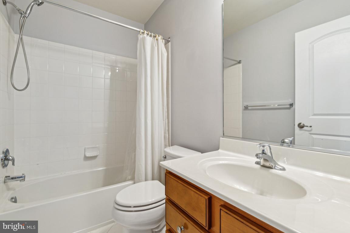 POINTE AT ARUNDEL PRESERVES - Residential Lease