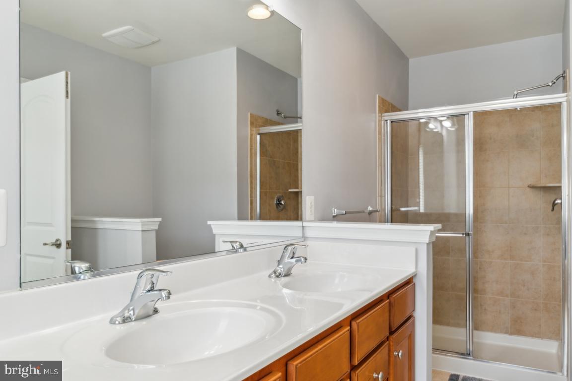 POINTE AT ARUNDEL PRESERVES - Residential Lease