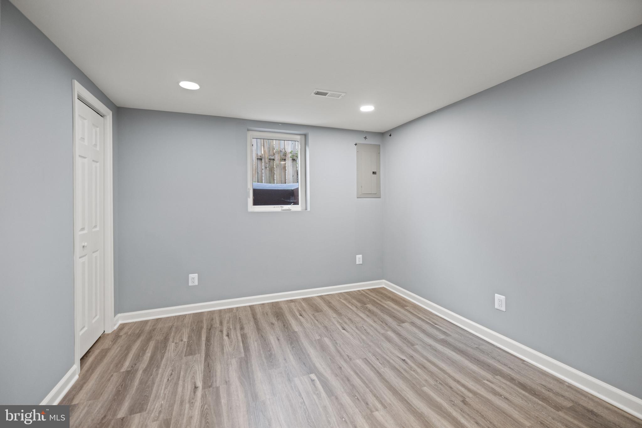 FAIRLAWN - Residential