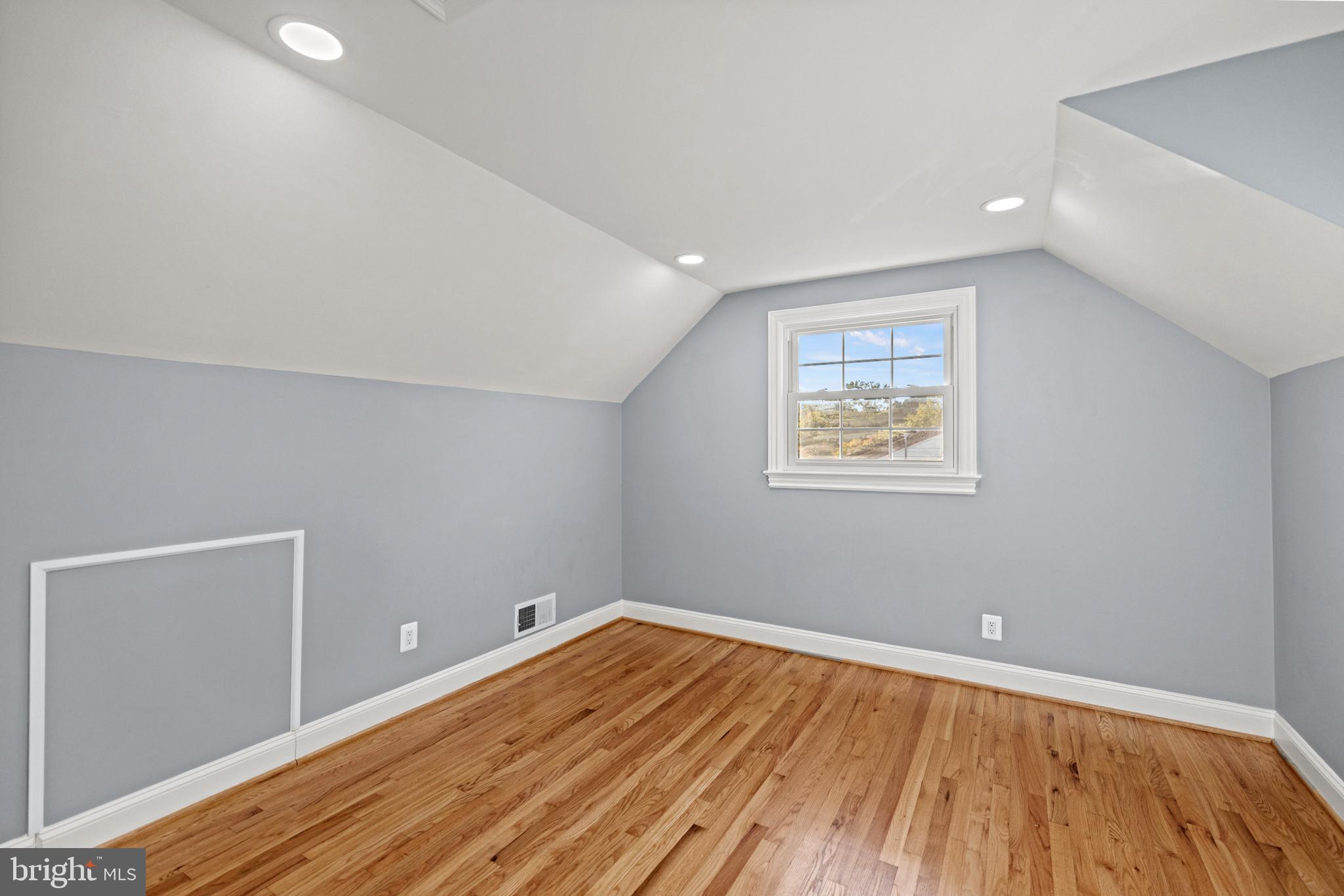 FAIRLAWN - Residential