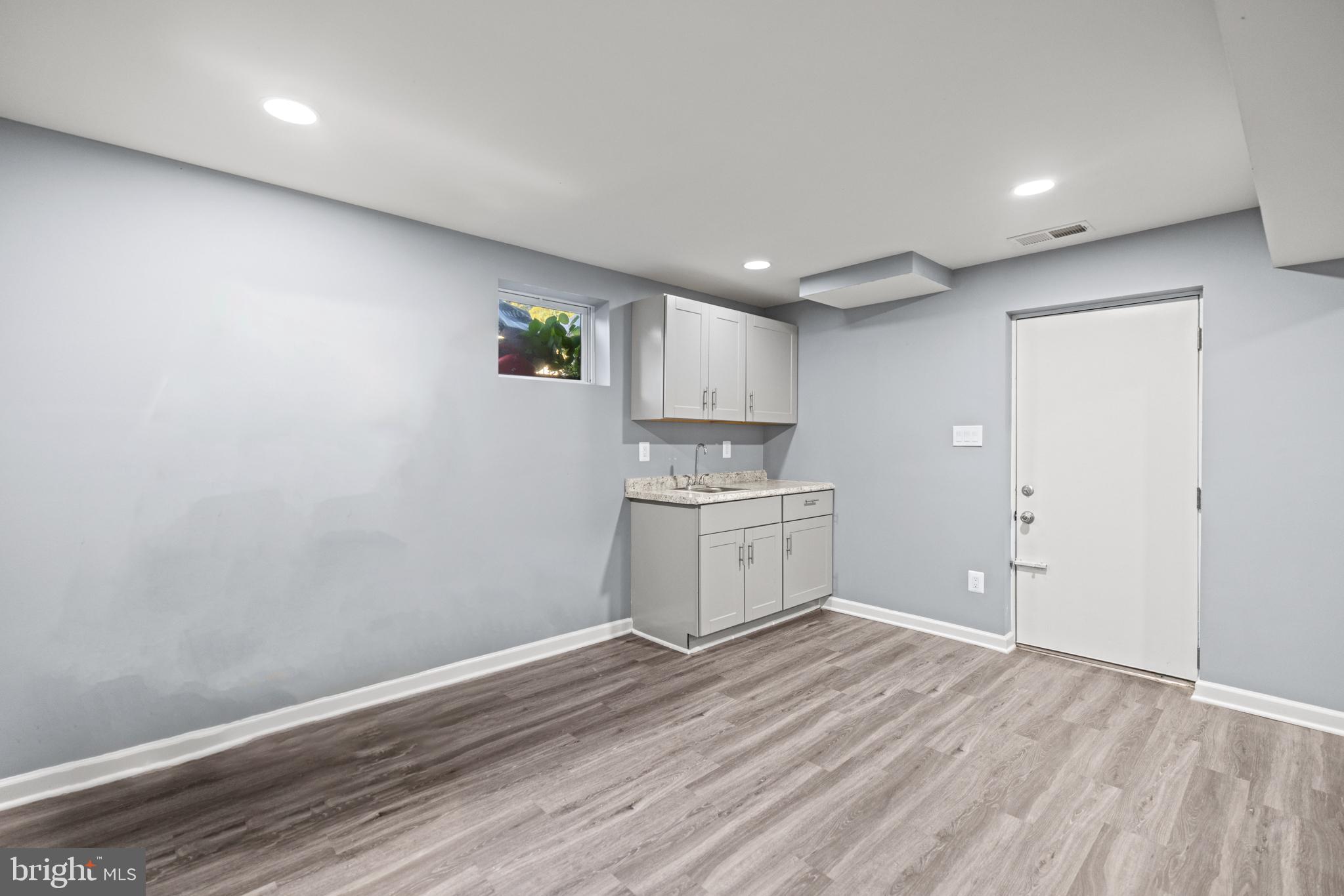 FAIRLAWN - Residential