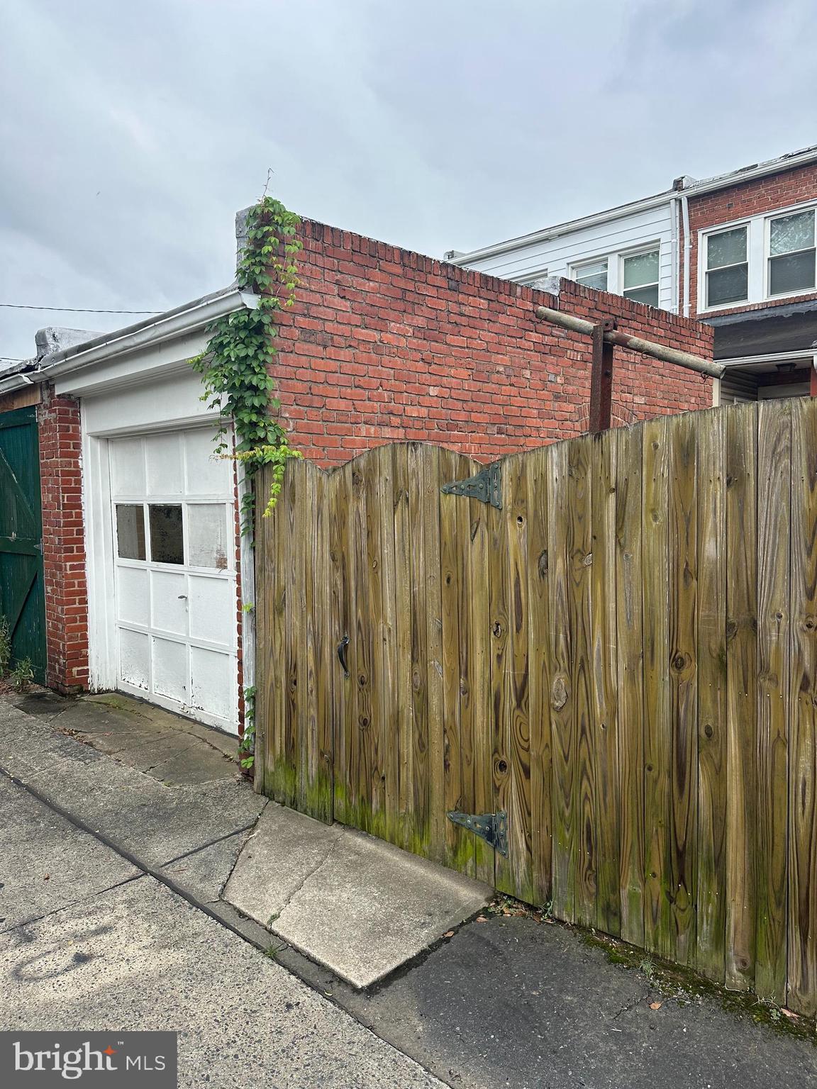 6822 DUNBAR ROAD
