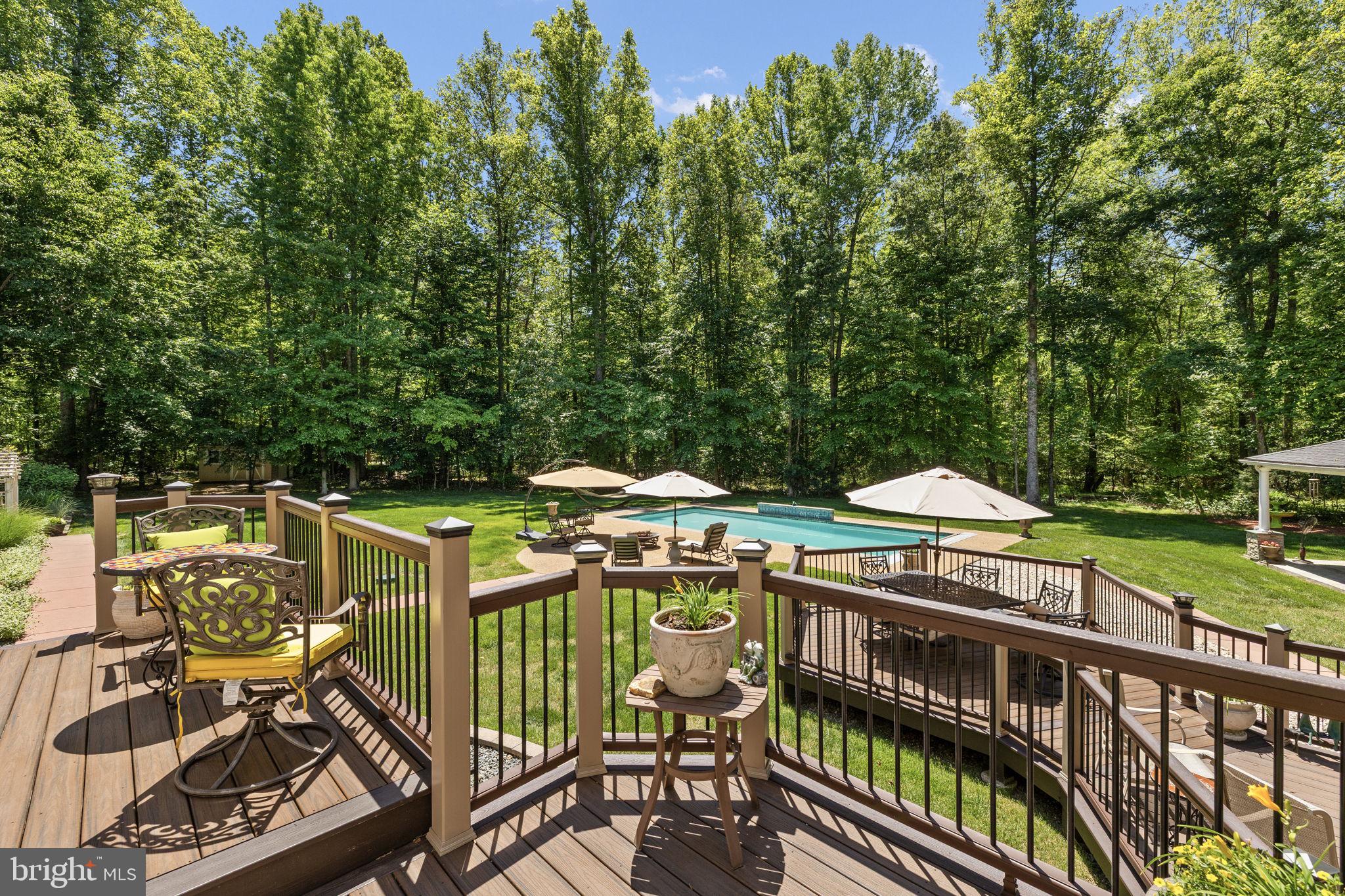 10 CAVAL CADE LANE