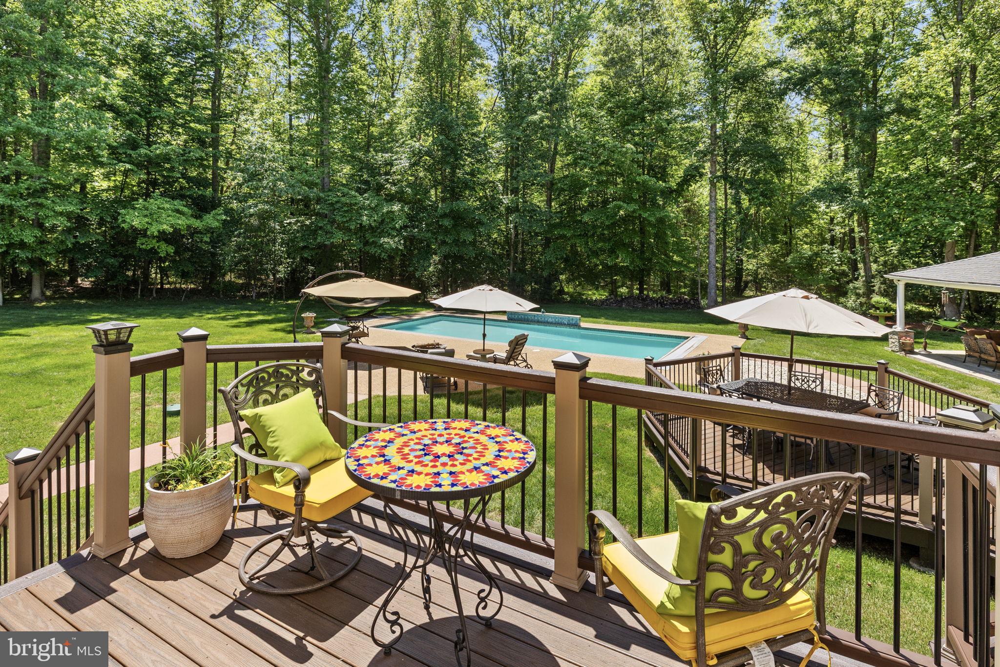 10 CAVAL CADE LANE