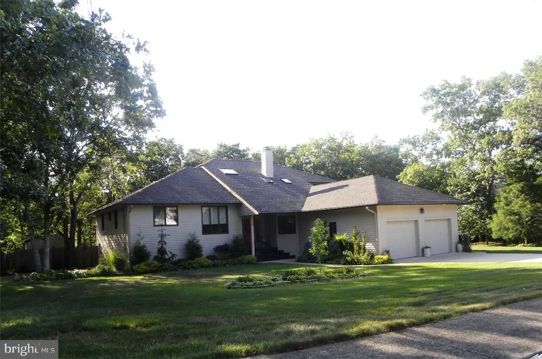 9 Whippoorwill Ln  