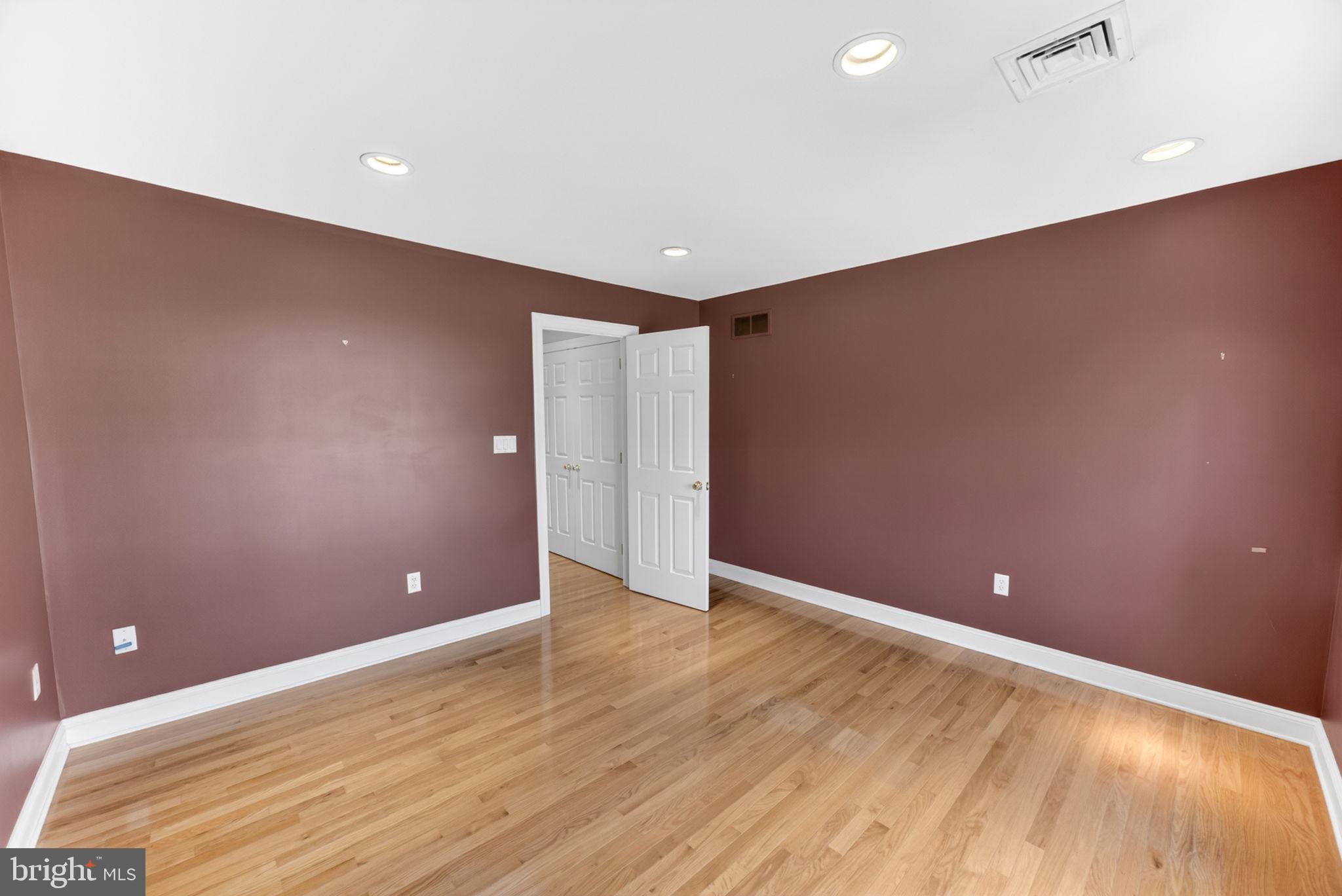 BROADHEAD MANOR - Residential