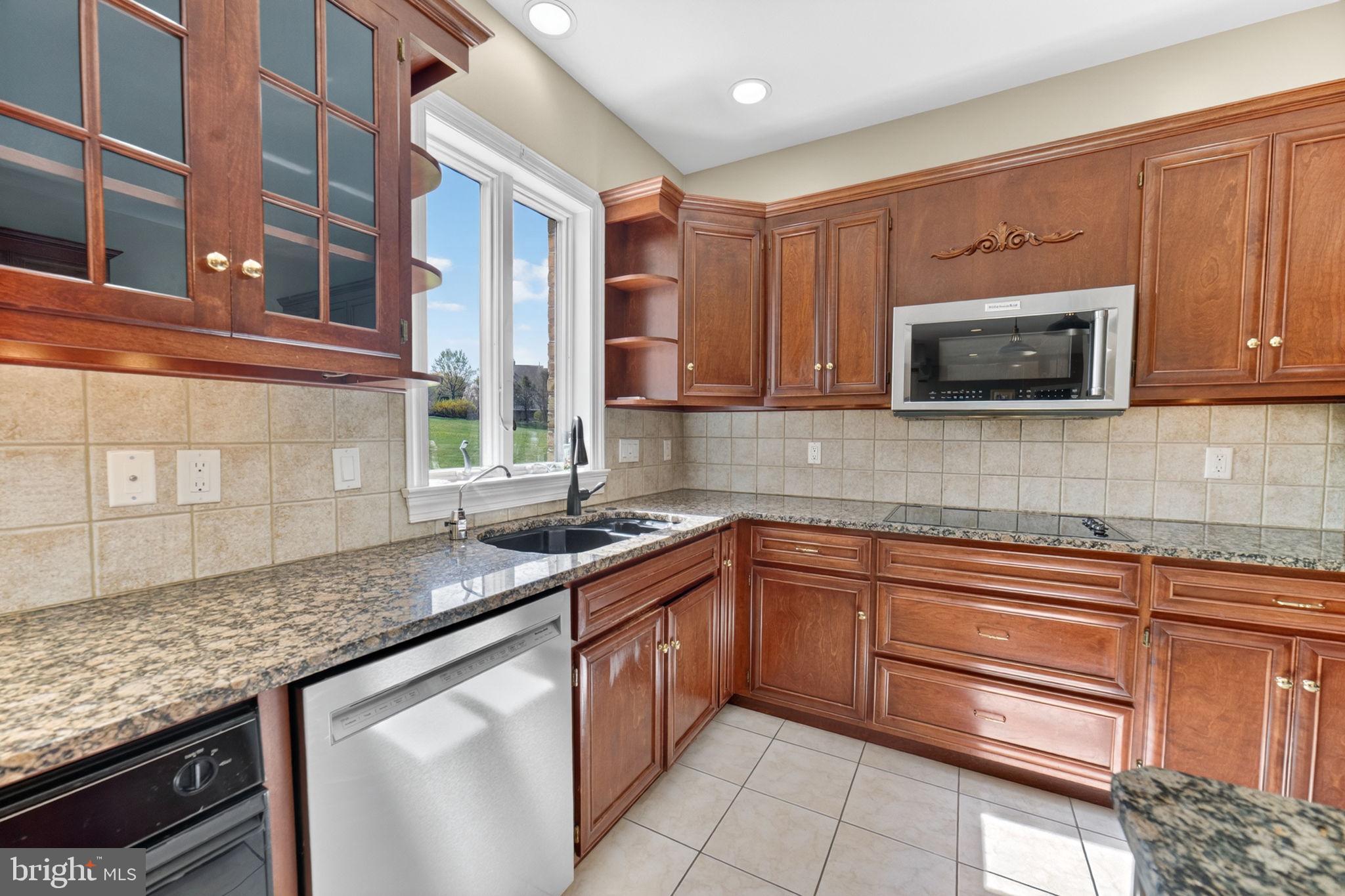 BROADHEAD MANOR - Residential