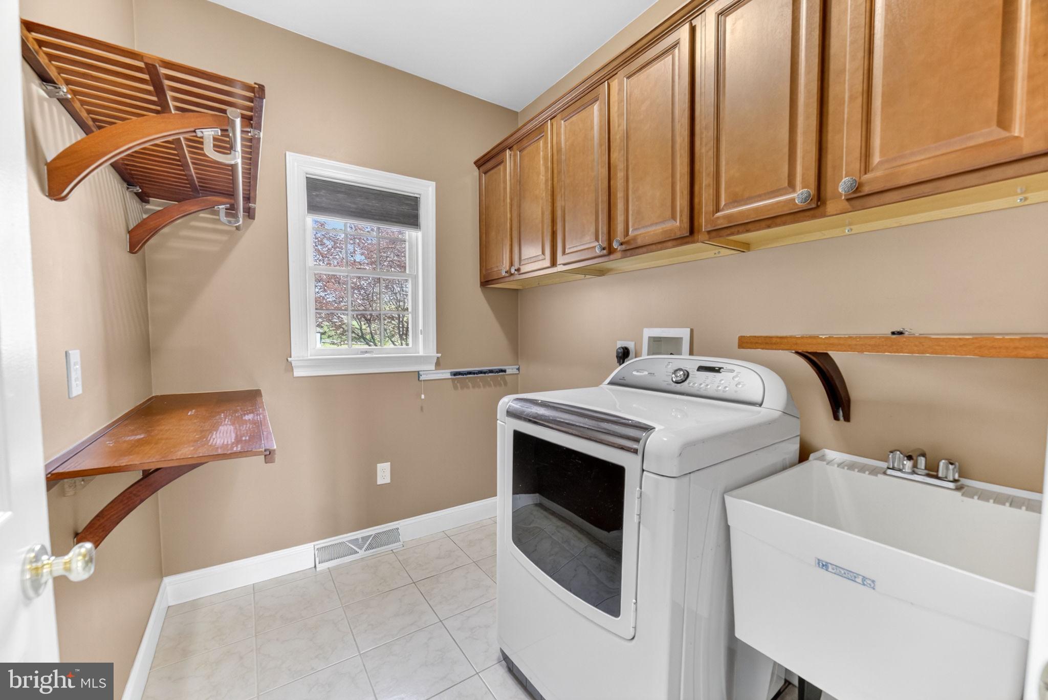 BROADHEAD MANOR - Residential