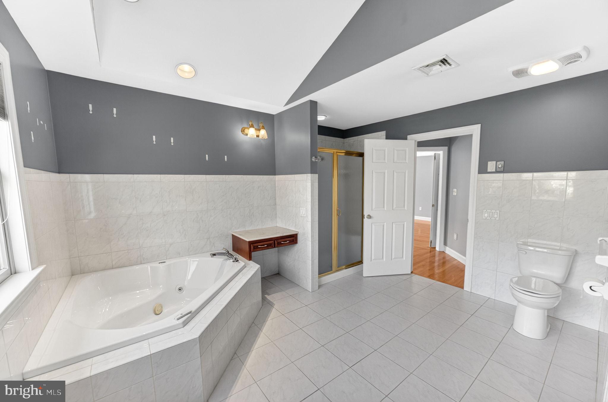 BROADHEAD MANOR - Residential