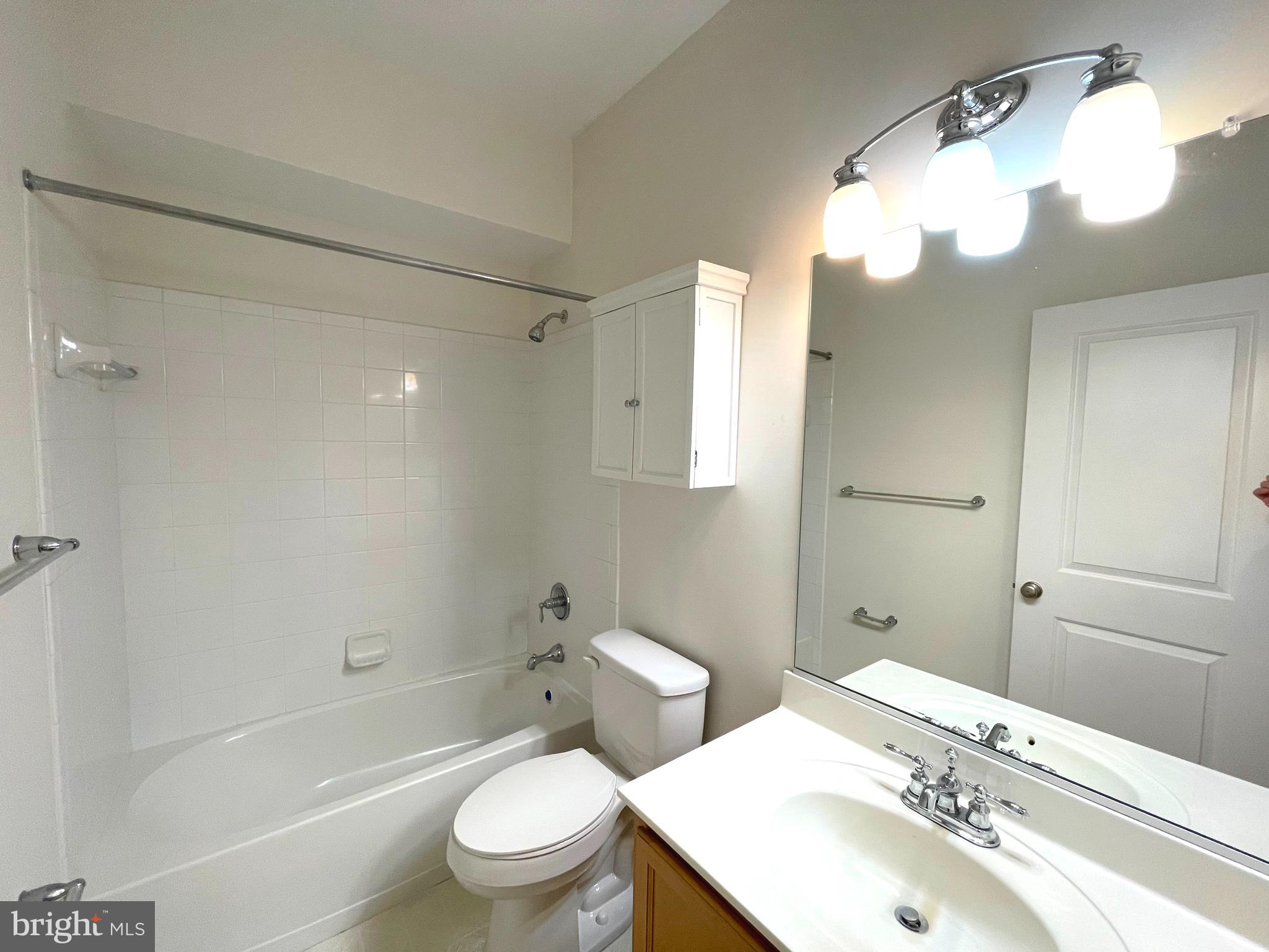 THE VILLAGES OF STEEPLECHASE - Residential Lease