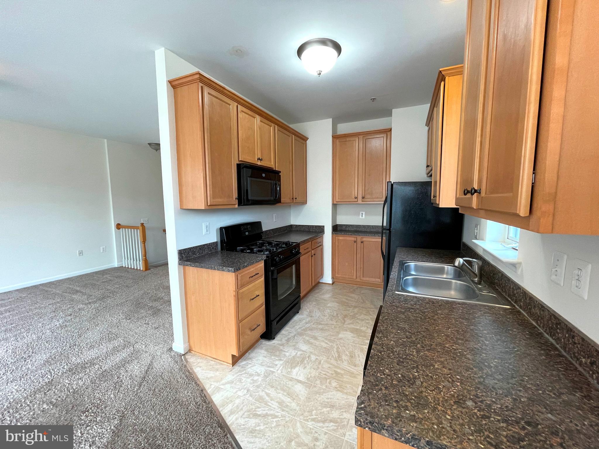 THE VILLAGES OF STEEPLECHASE - Residential Lease