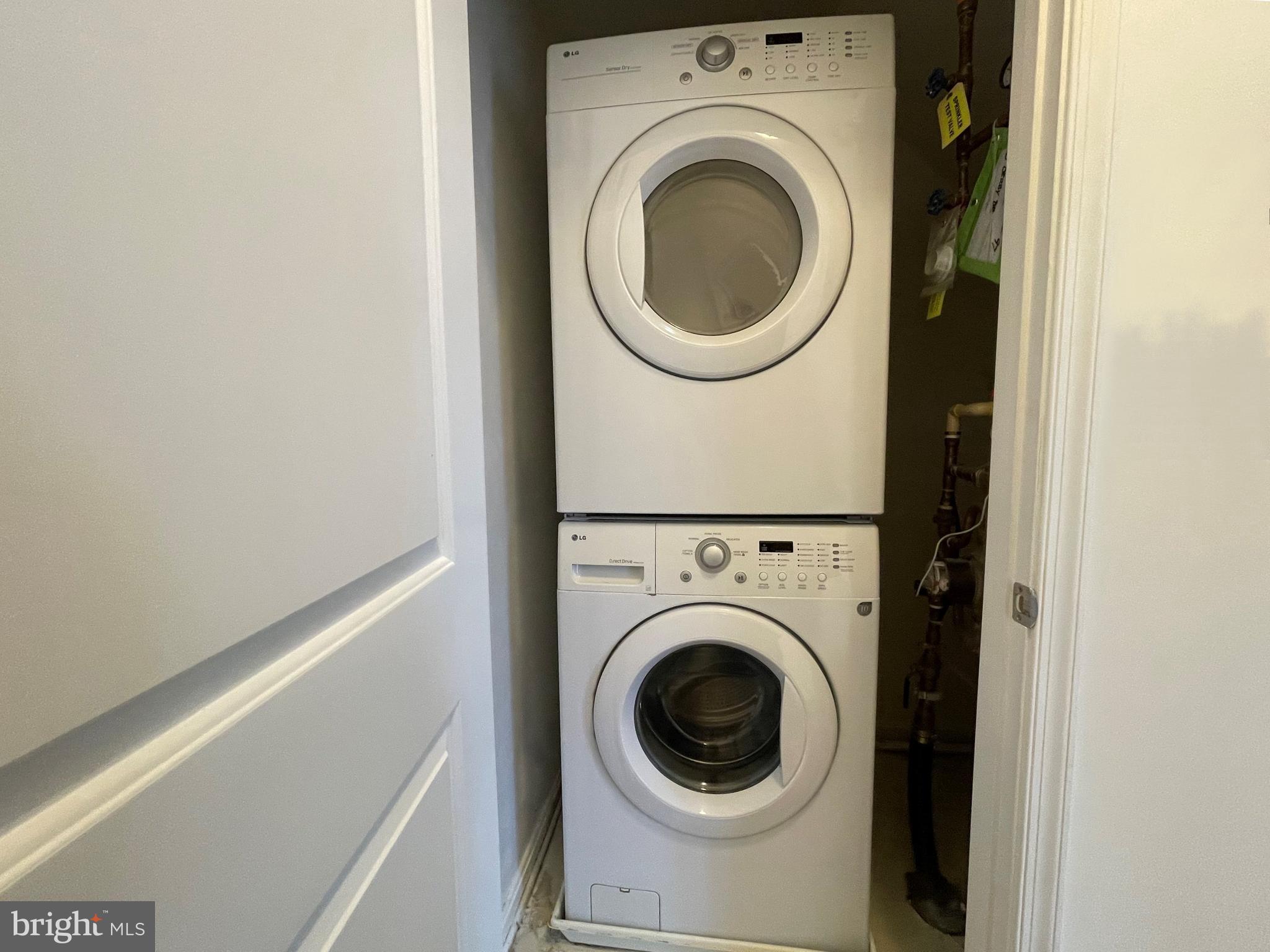 THE VILLAGES OF STEEPLECHASE - Residential Lease