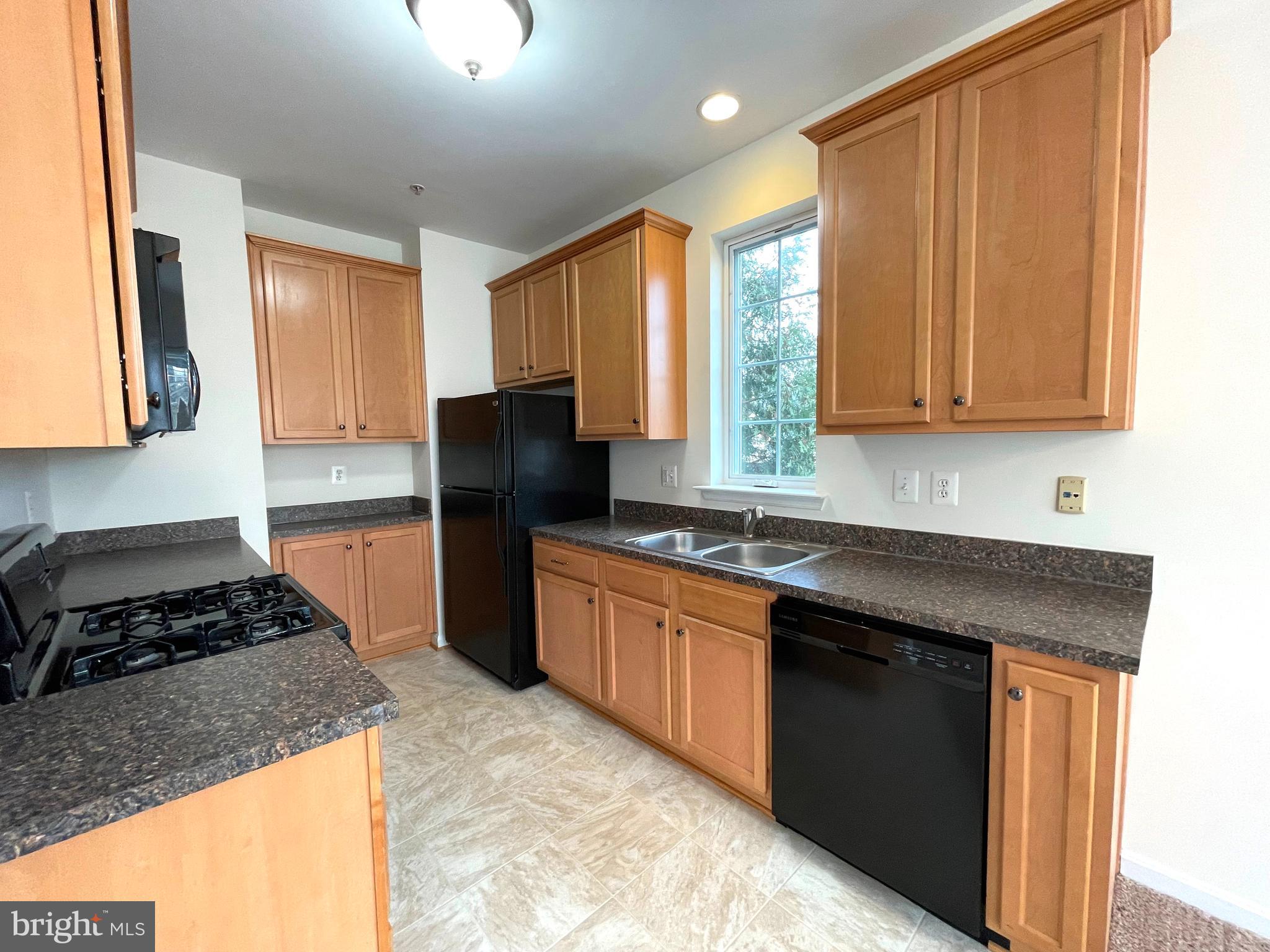 THE VILLAGES OF STEEPLECHASE - Residential Lease