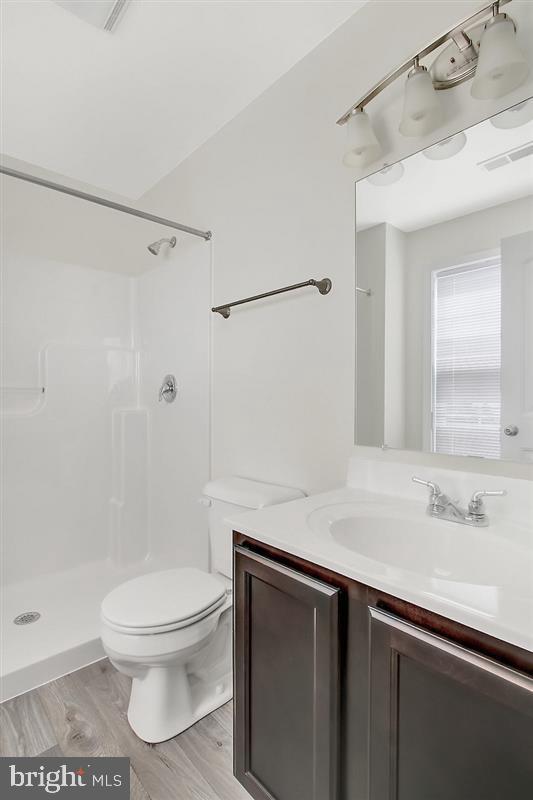 CREEKSIDE VILLAGE - Residential