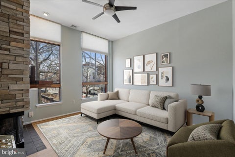Townhouse For Rent - 210 1C Church Street #1C<br/> PHILADELPHIA, PA 19106