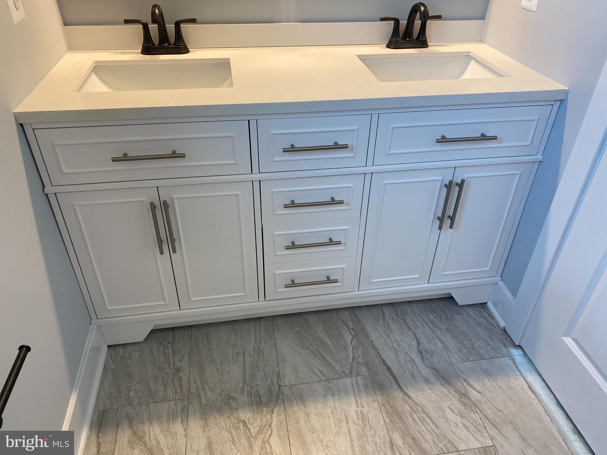 CABIN POINT / GLEBE HARBOR - Residential