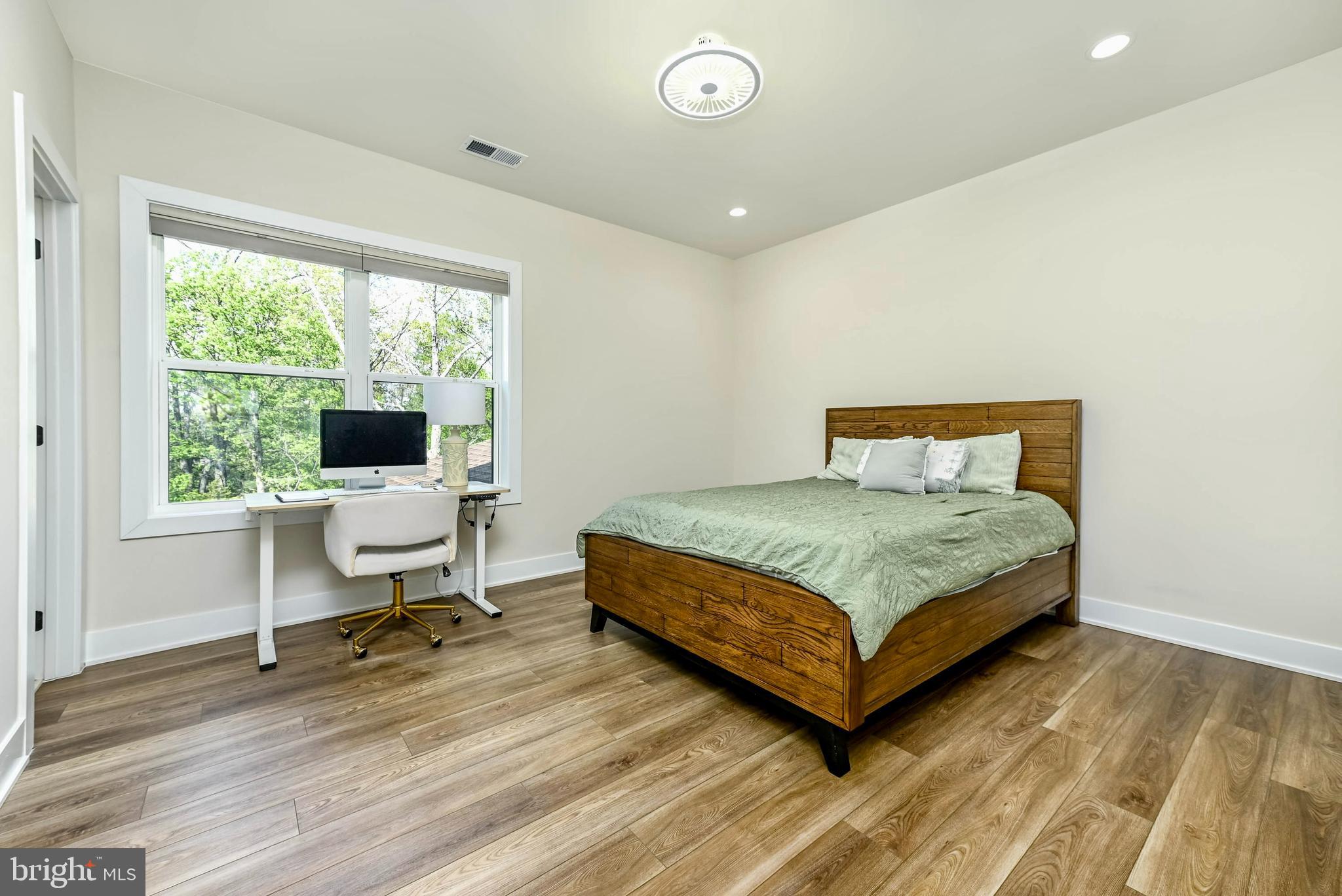 LENAH MILL - Residential