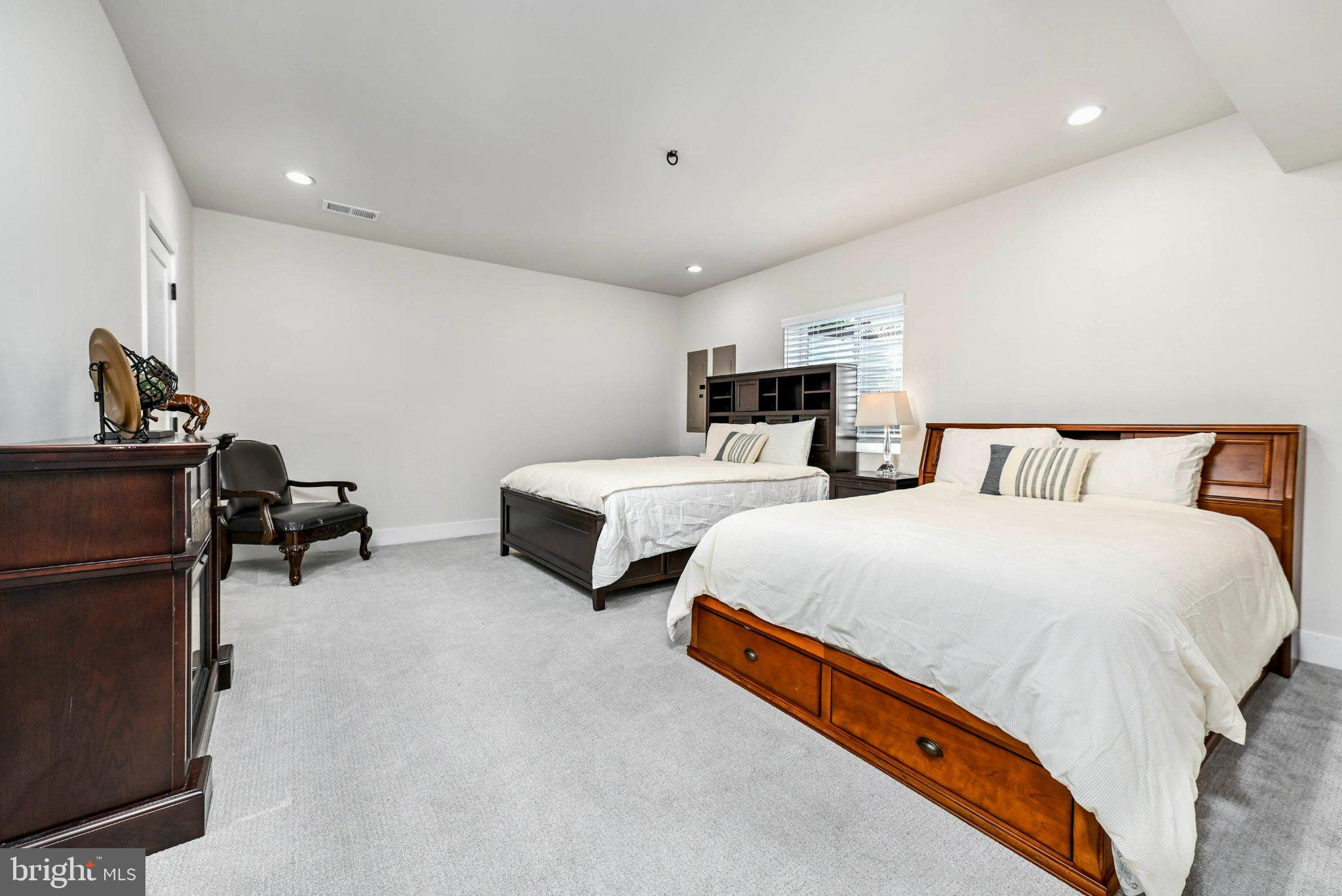 LENAH MILL - Residential