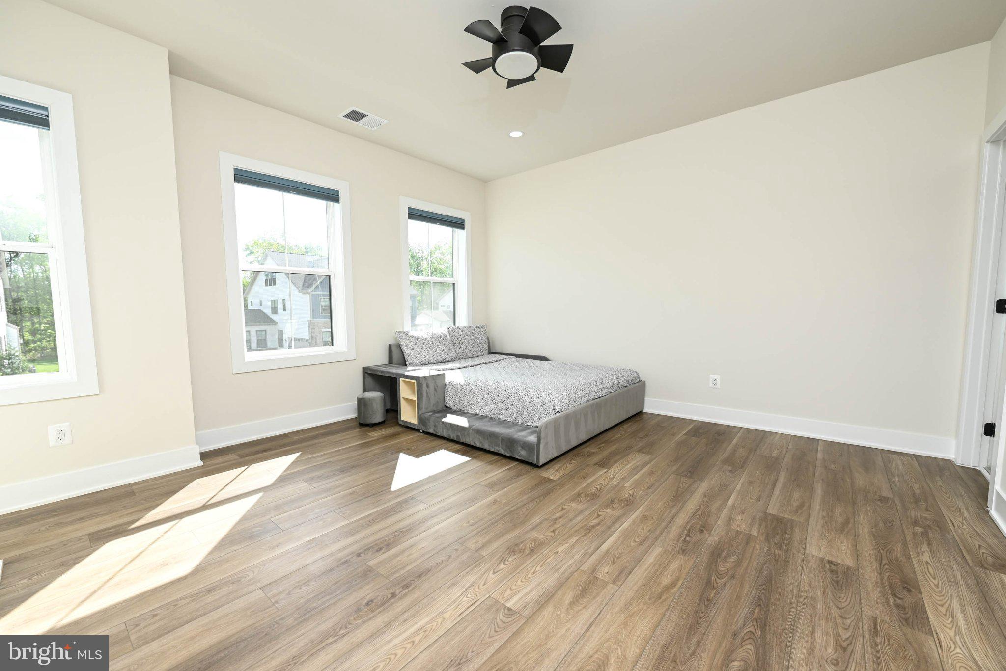 LENAH MILL - Residential