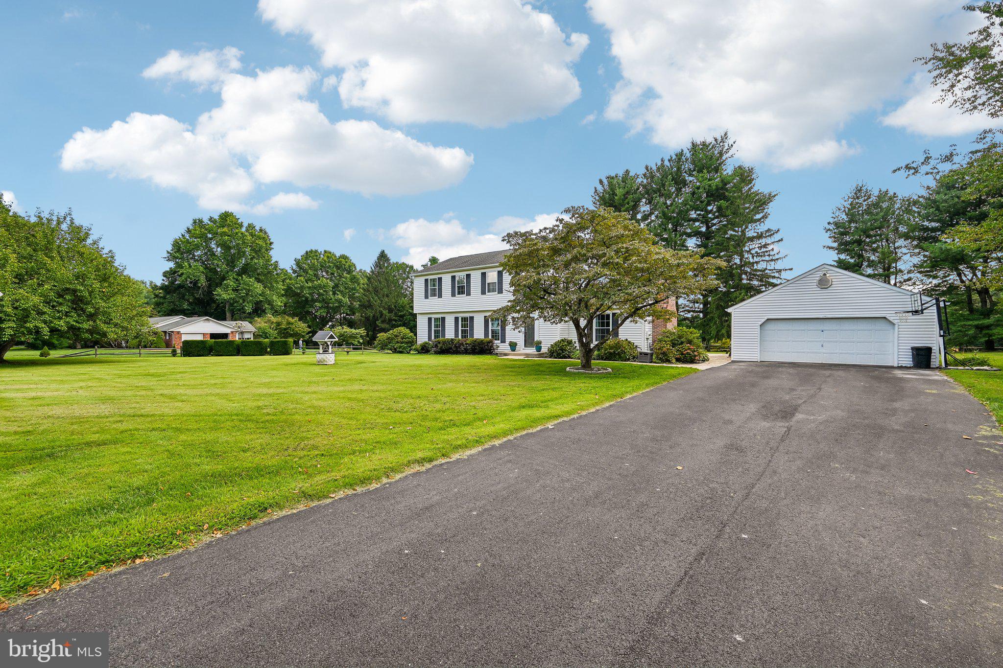 3222 SUFFOLK LANE