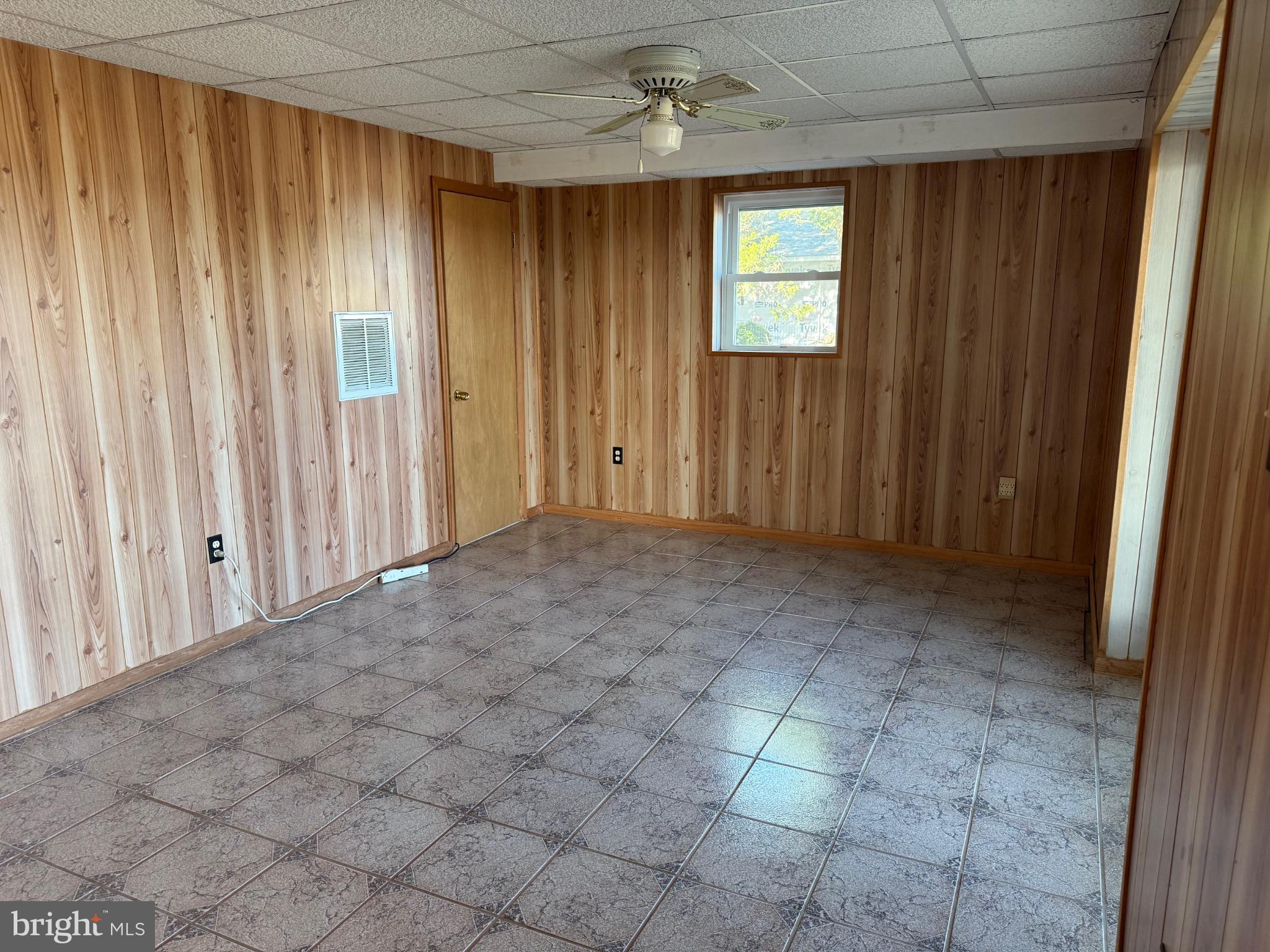 COVE POINT - Residential Lease