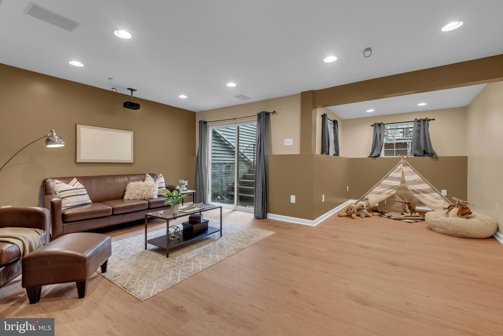 ENCLAVE AT SEVEN OAKS - Residential