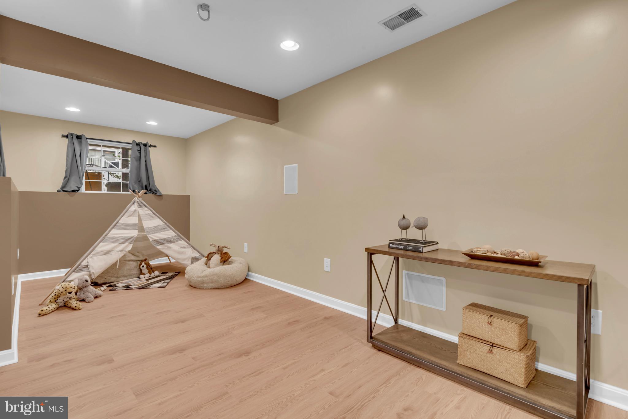 ENCLAVE AT SEVEN OAKS - Residential