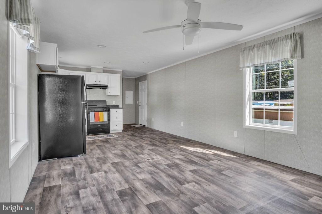 Photo of 61 Mobile Drive, THOMASVILLE, PA 17364 (MLS # PAYK2089806)
