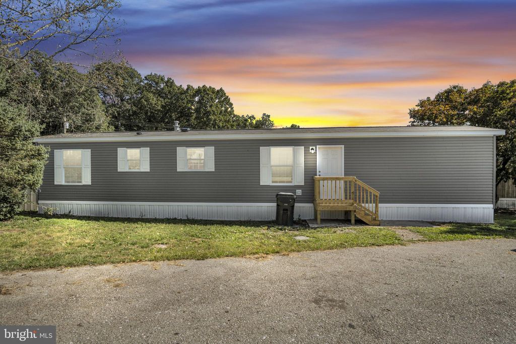 Photo of 61 Mobile Drive, THOMASVILLE, PA 17364 (MLS # PAYK2089806)