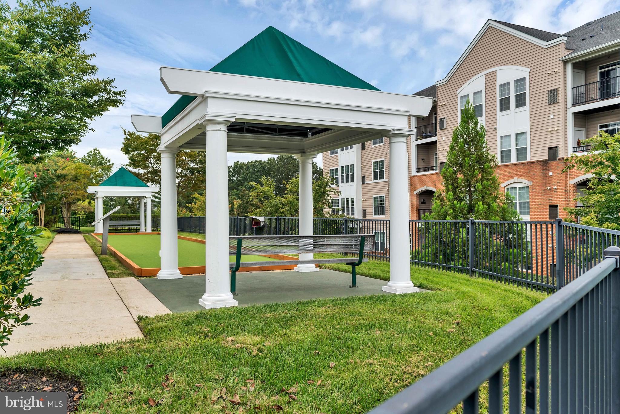 PINEY ORCHARD - Residential