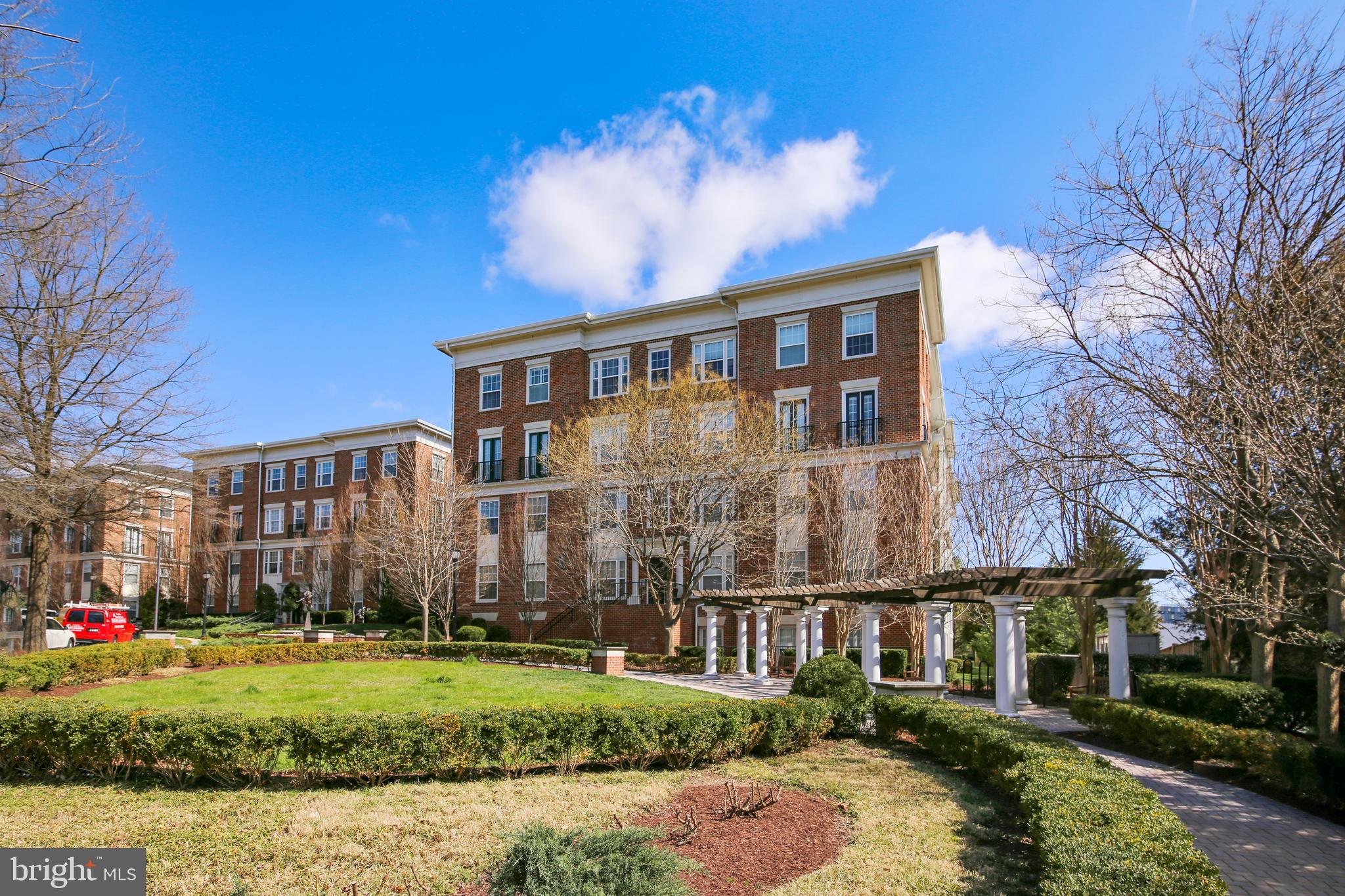 THE COLONNADE AT KENTLANDS - Residential