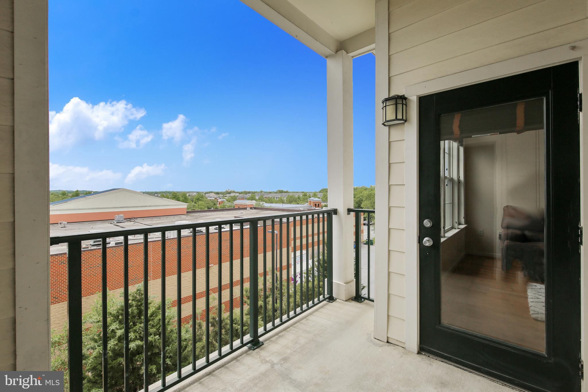 THE COLONNADE AT KENTLANDS - Residential