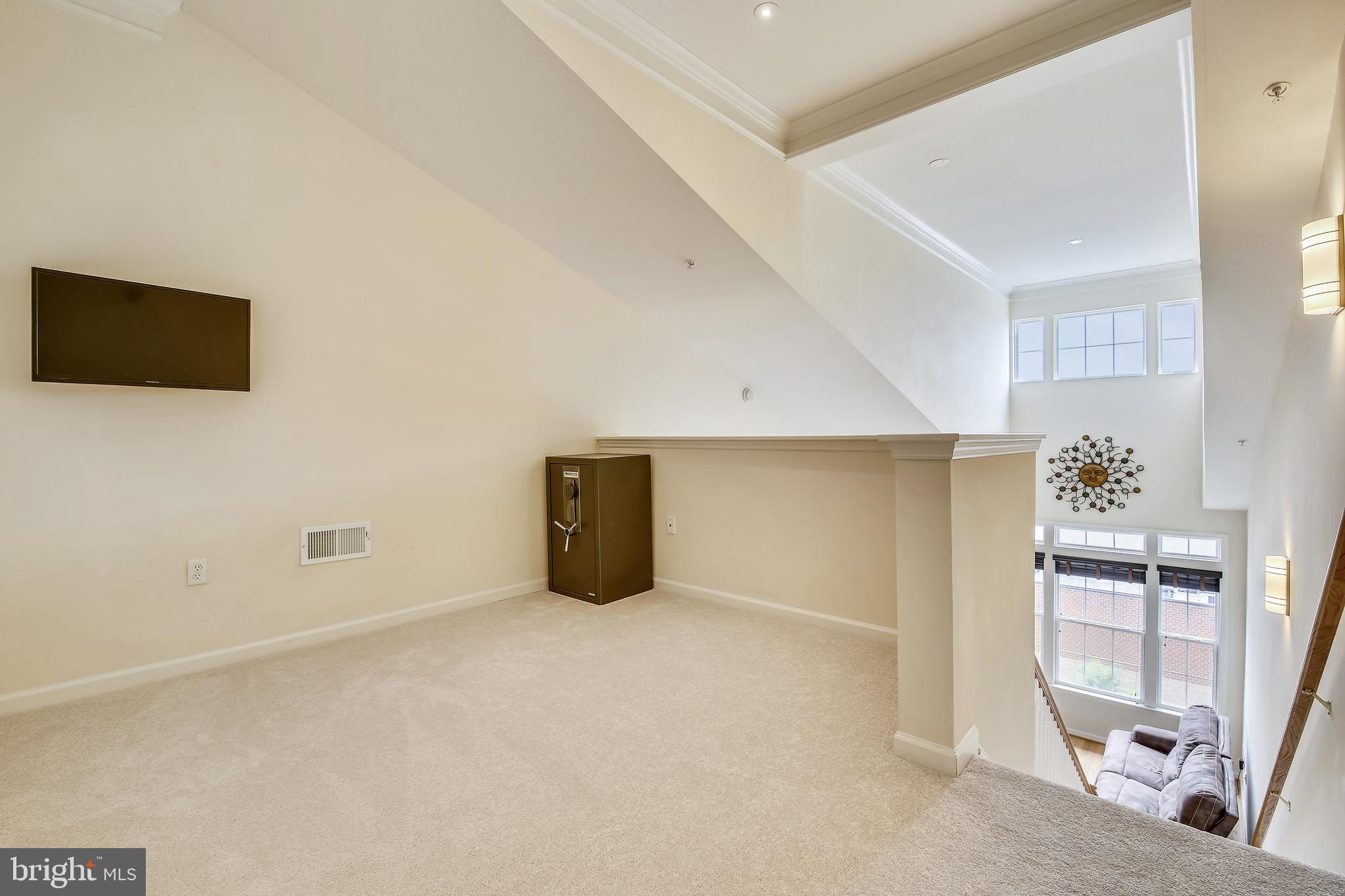 THE COLONNADE AT KENTLANDS - Residential