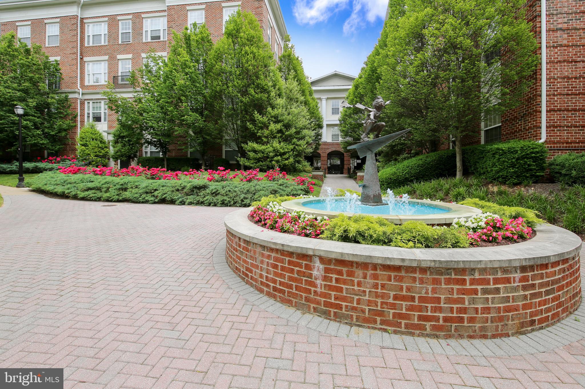THE COLONNADE AT KENTLANDS - Residential