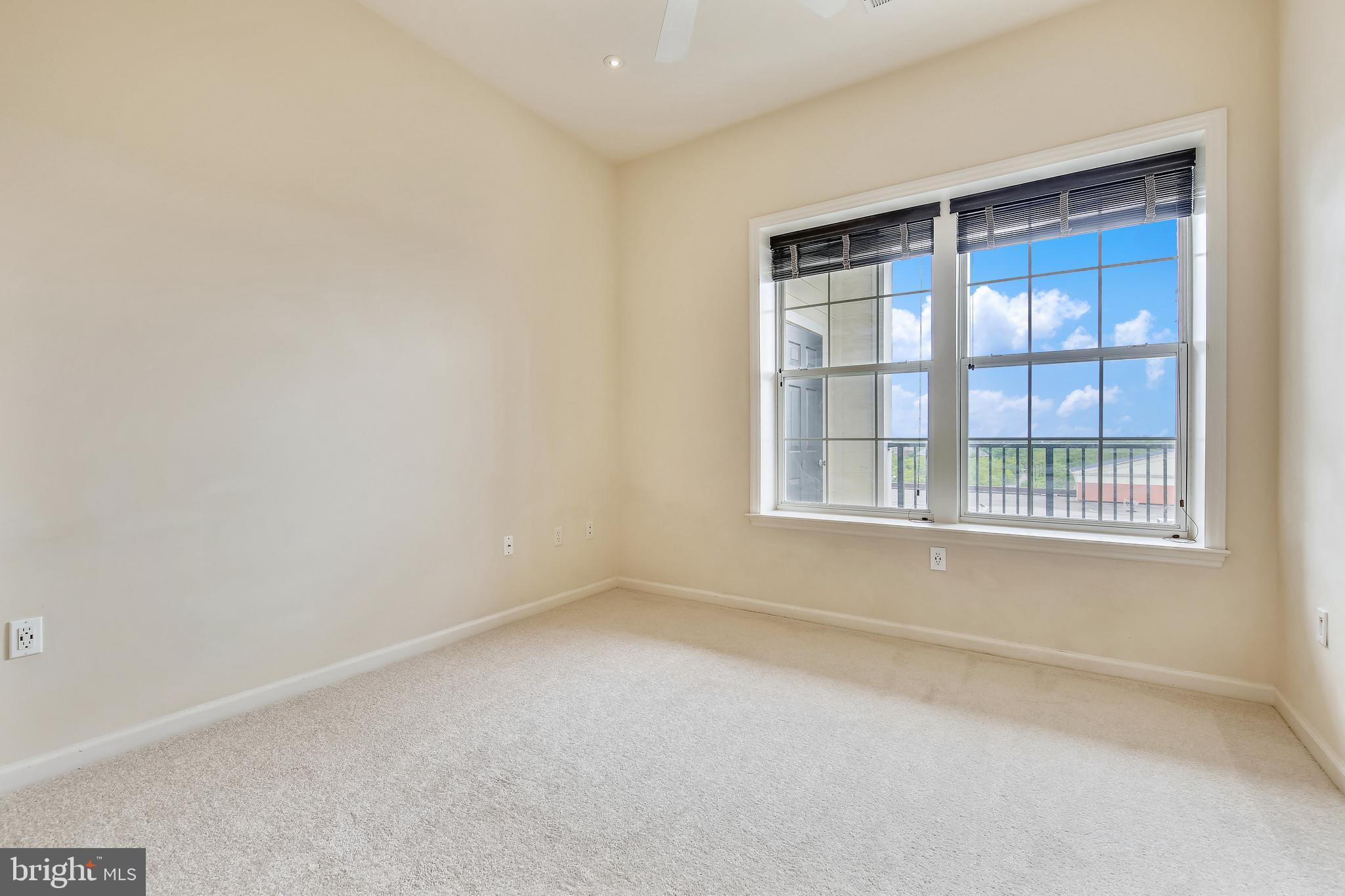 THE COLONNADE AT KENTLANDS - Residential