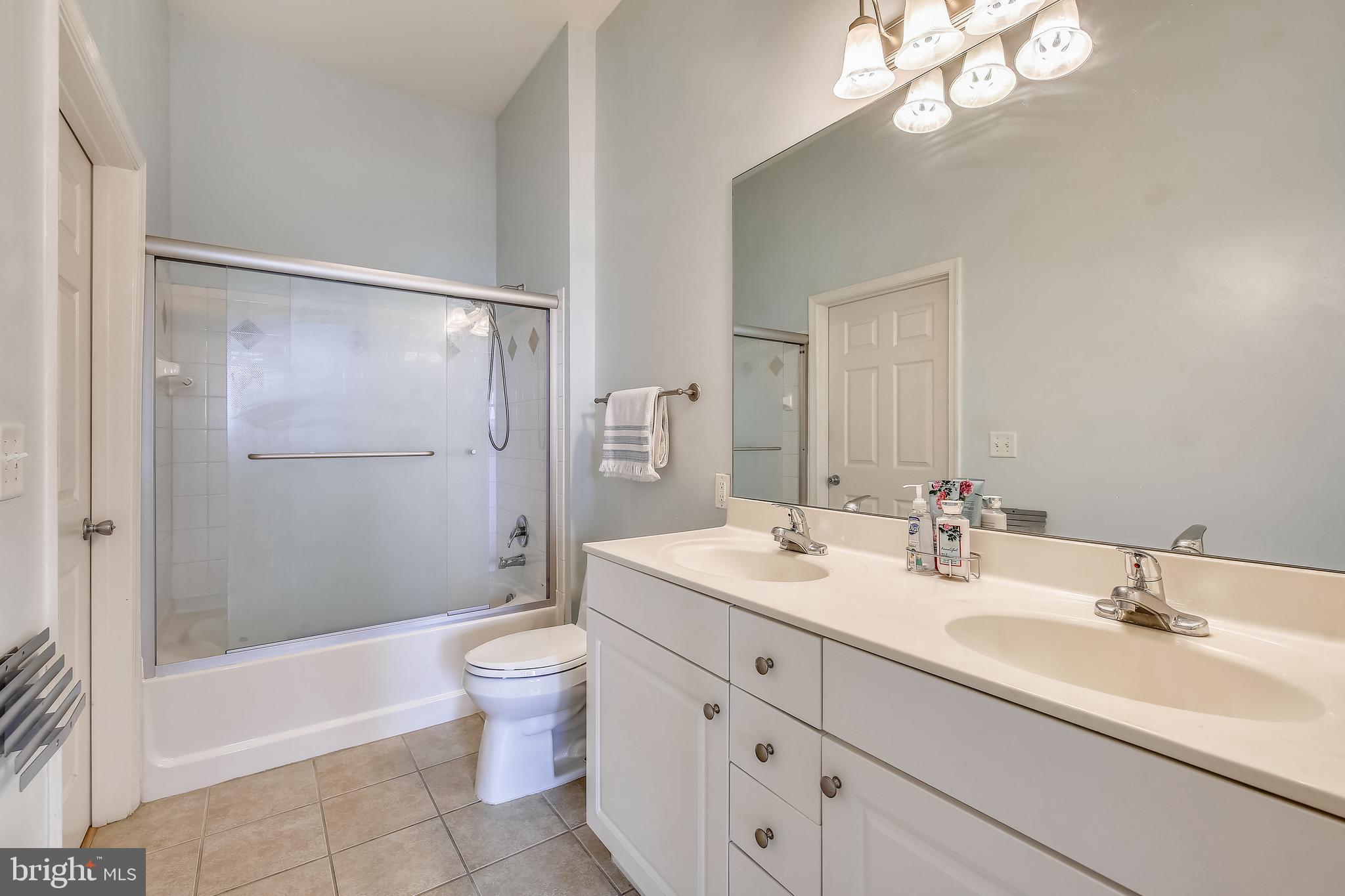 THE COLONNADE AT KENTLANDS - Residential