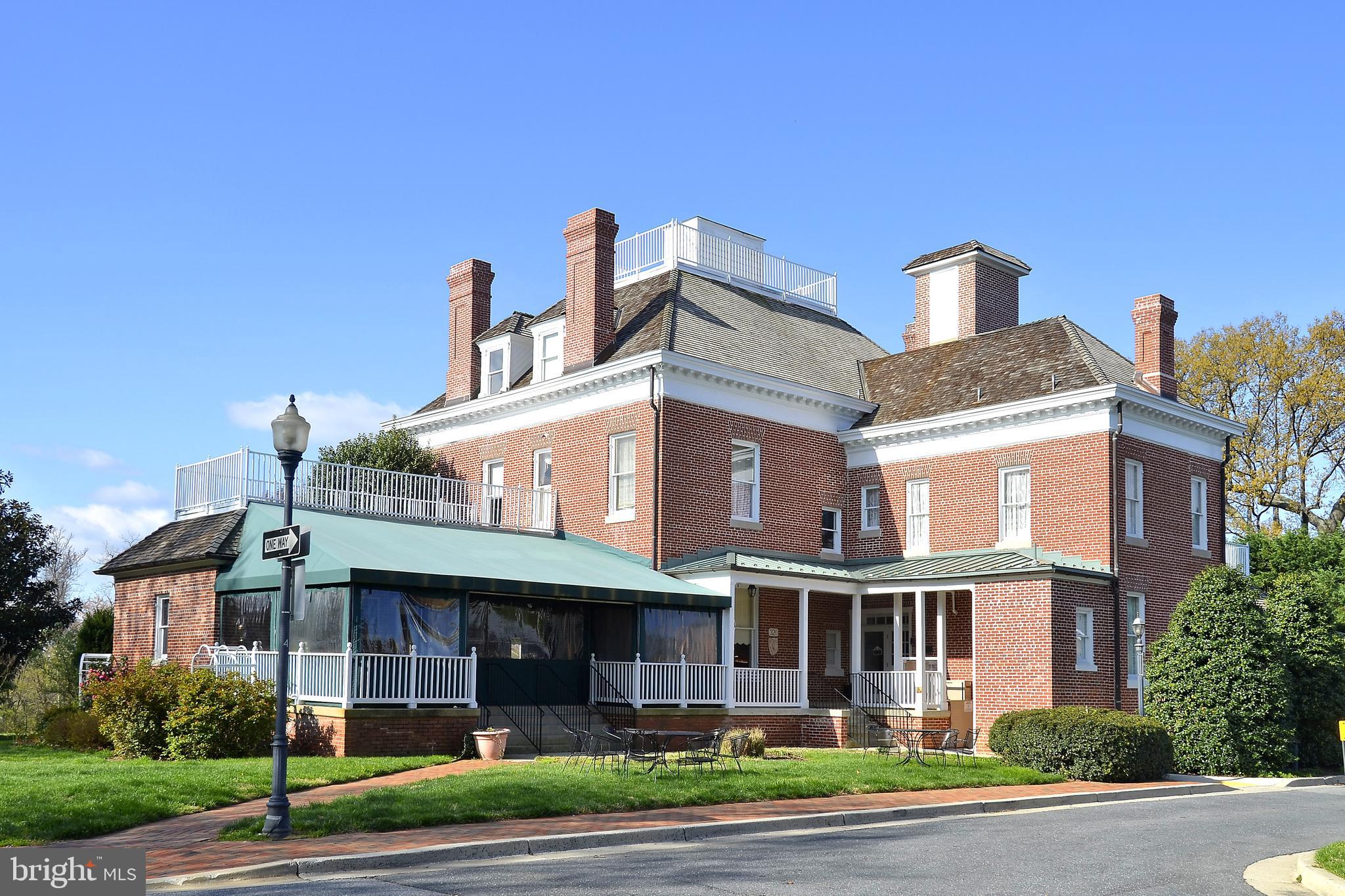 THE COLONNADE AT KENTLANDS - Residential