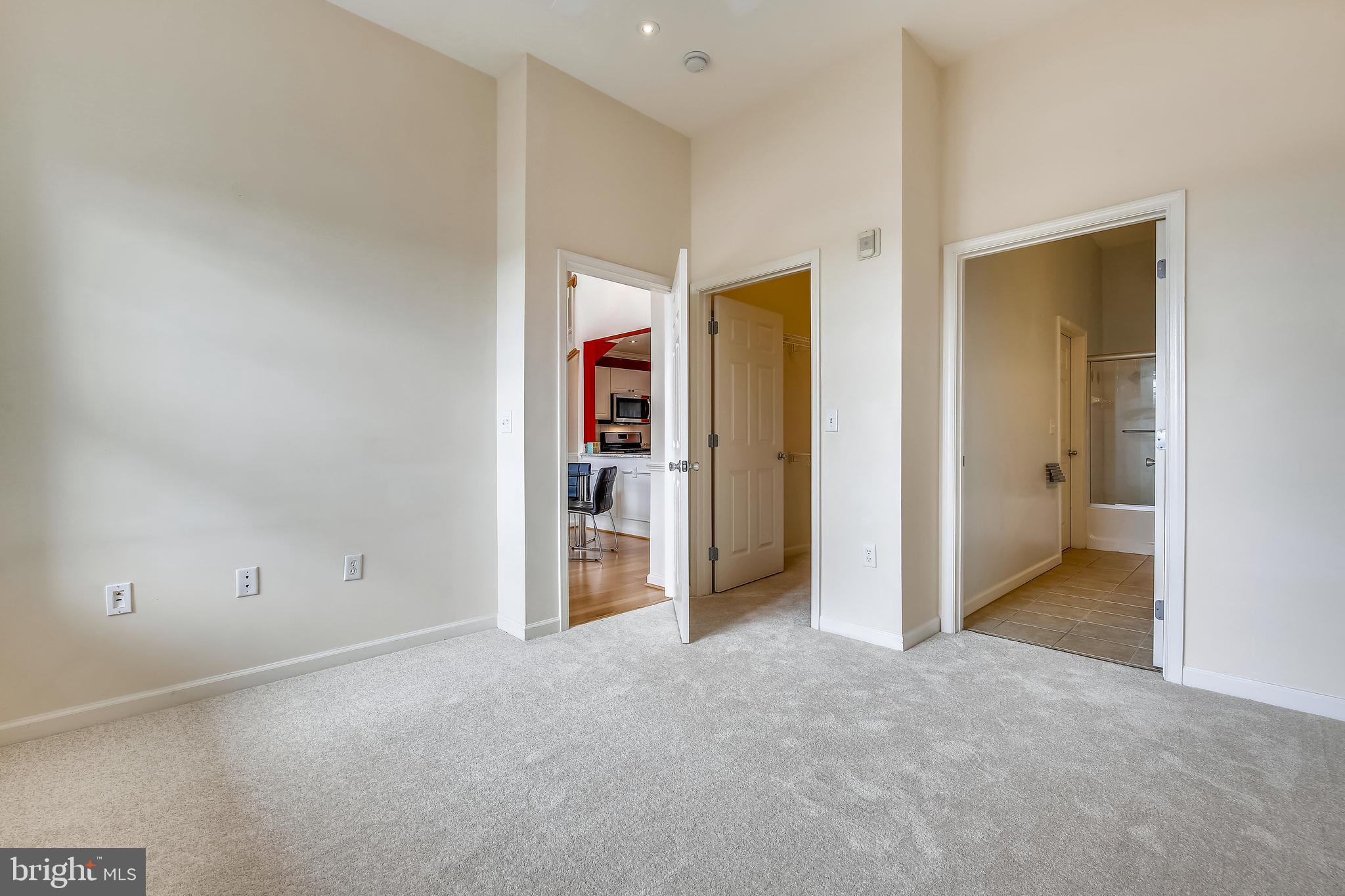 THE COLONNADE AT KENTLANDS - Residential