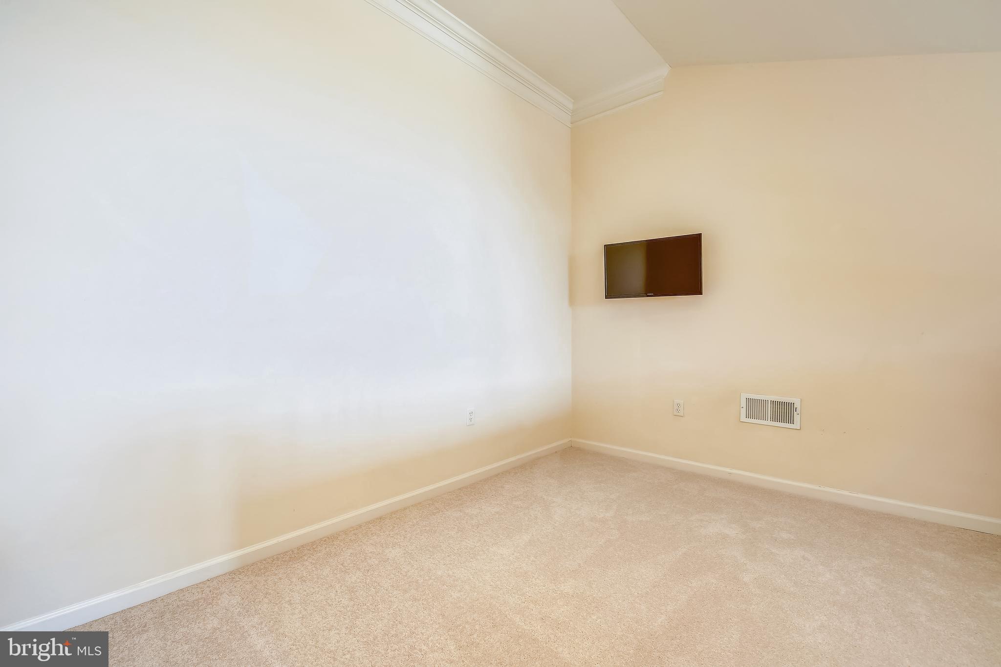 THE COLONNADE AT KENTLANDS - Residential