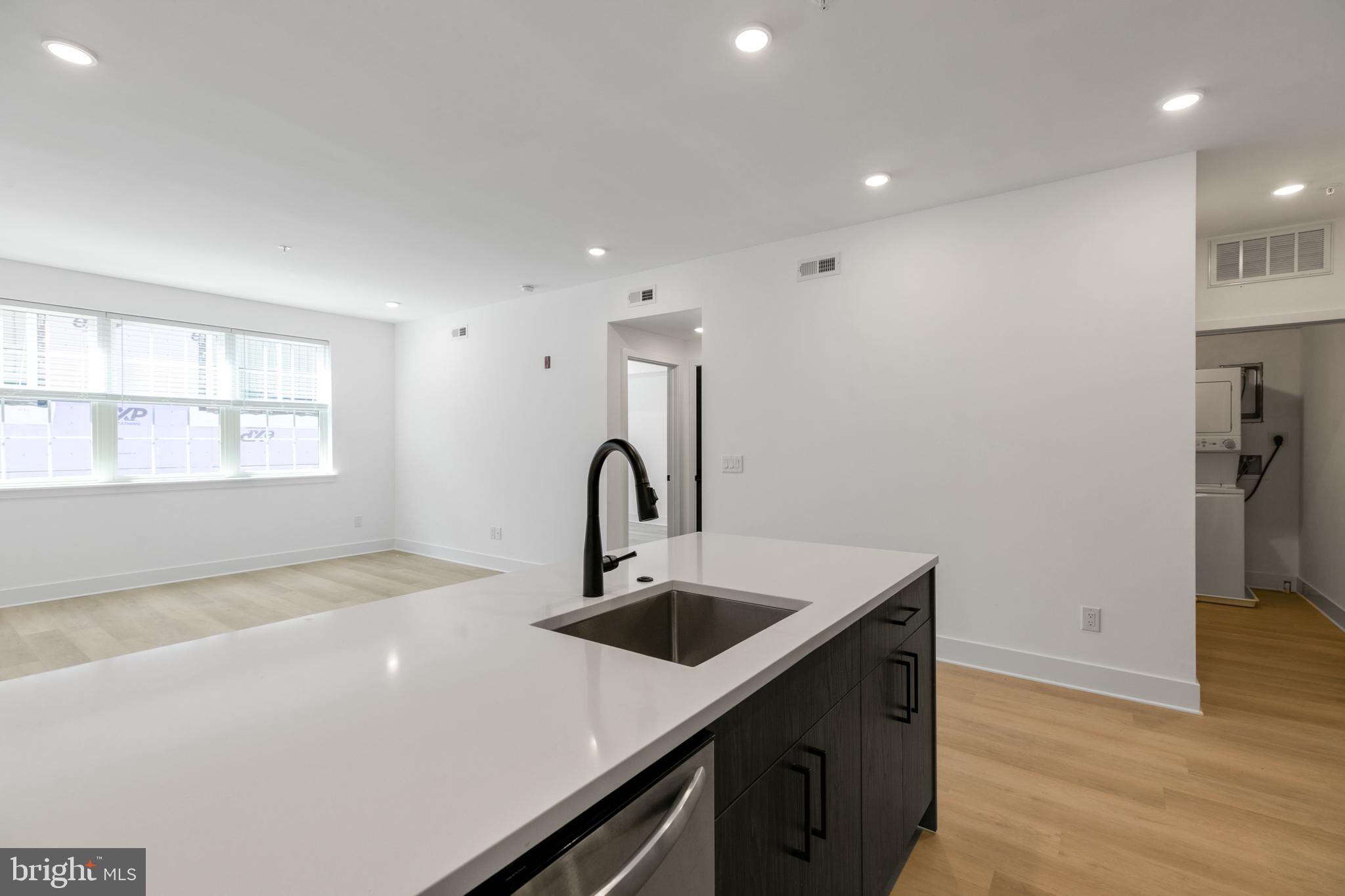 3045 RICHMOND STREET 306