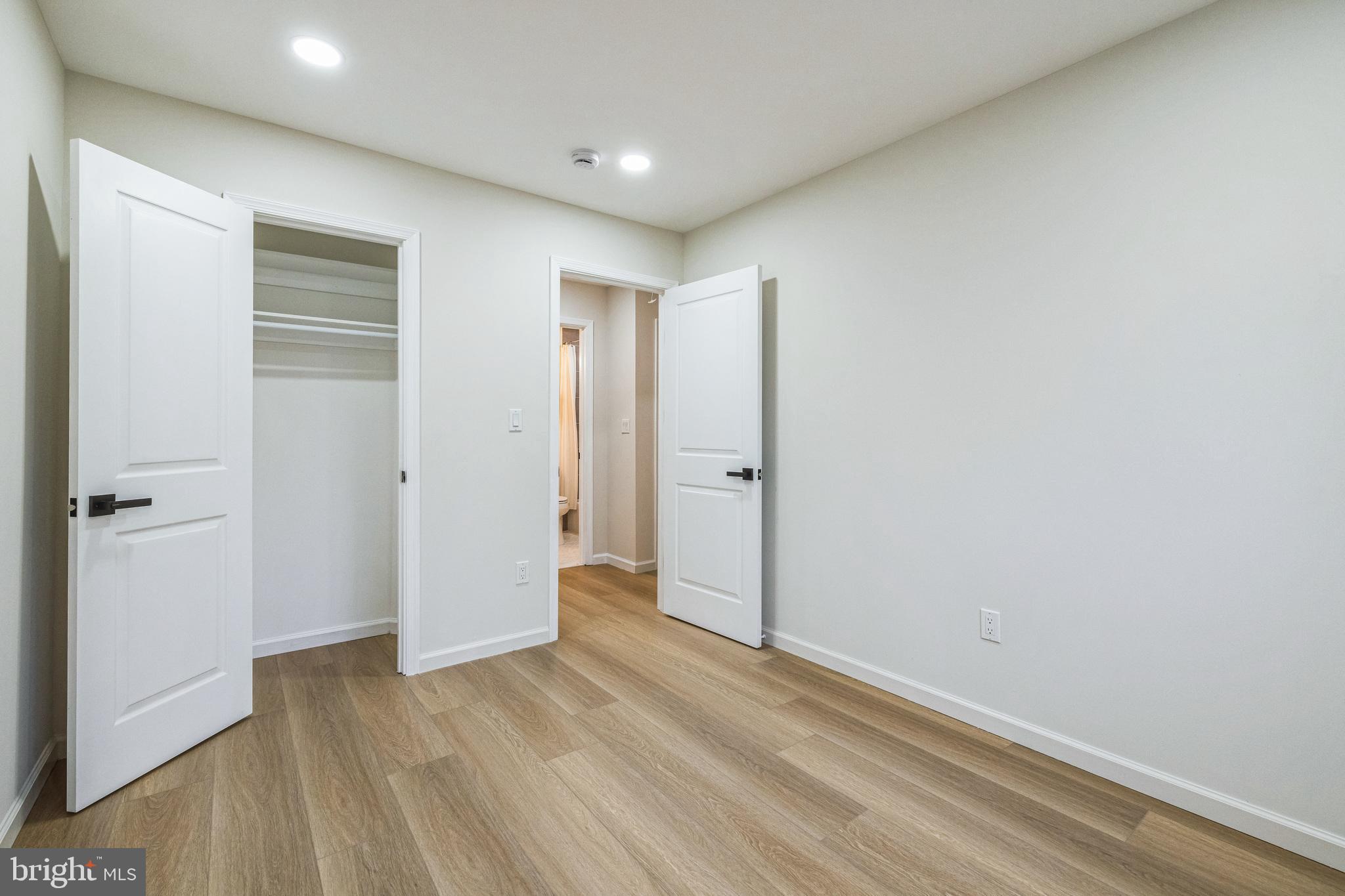 INDIAN VAL MDWS - Residential