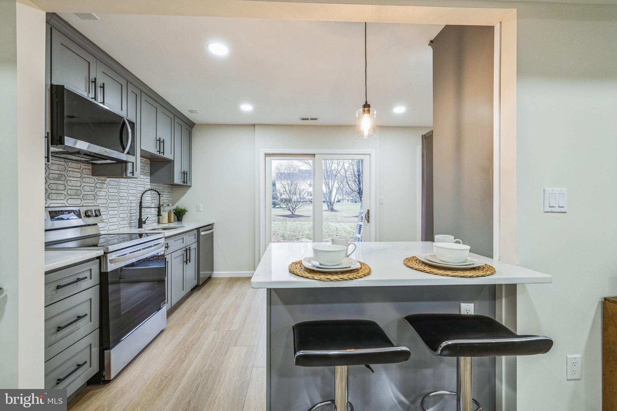 INDIAN VAL MDWS - Residential