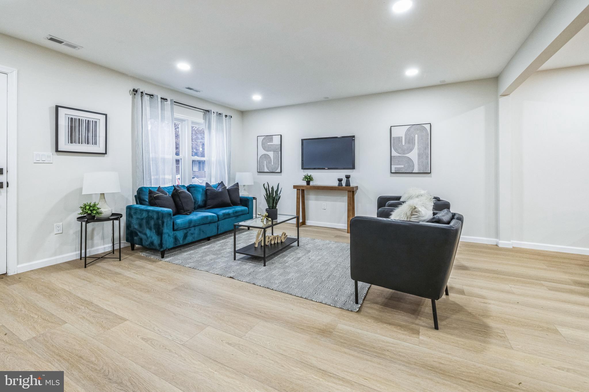 INDIAN VAL MDWS - Residential