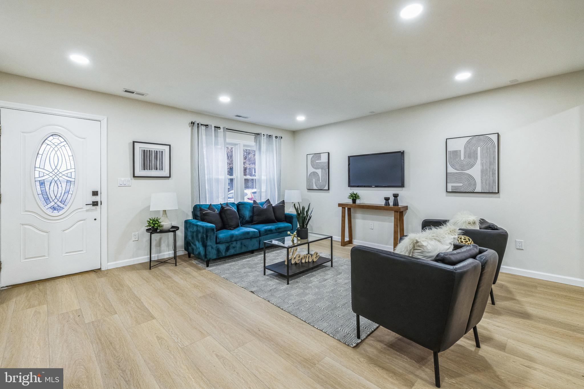 INDIAN VAL MDWS - Residential