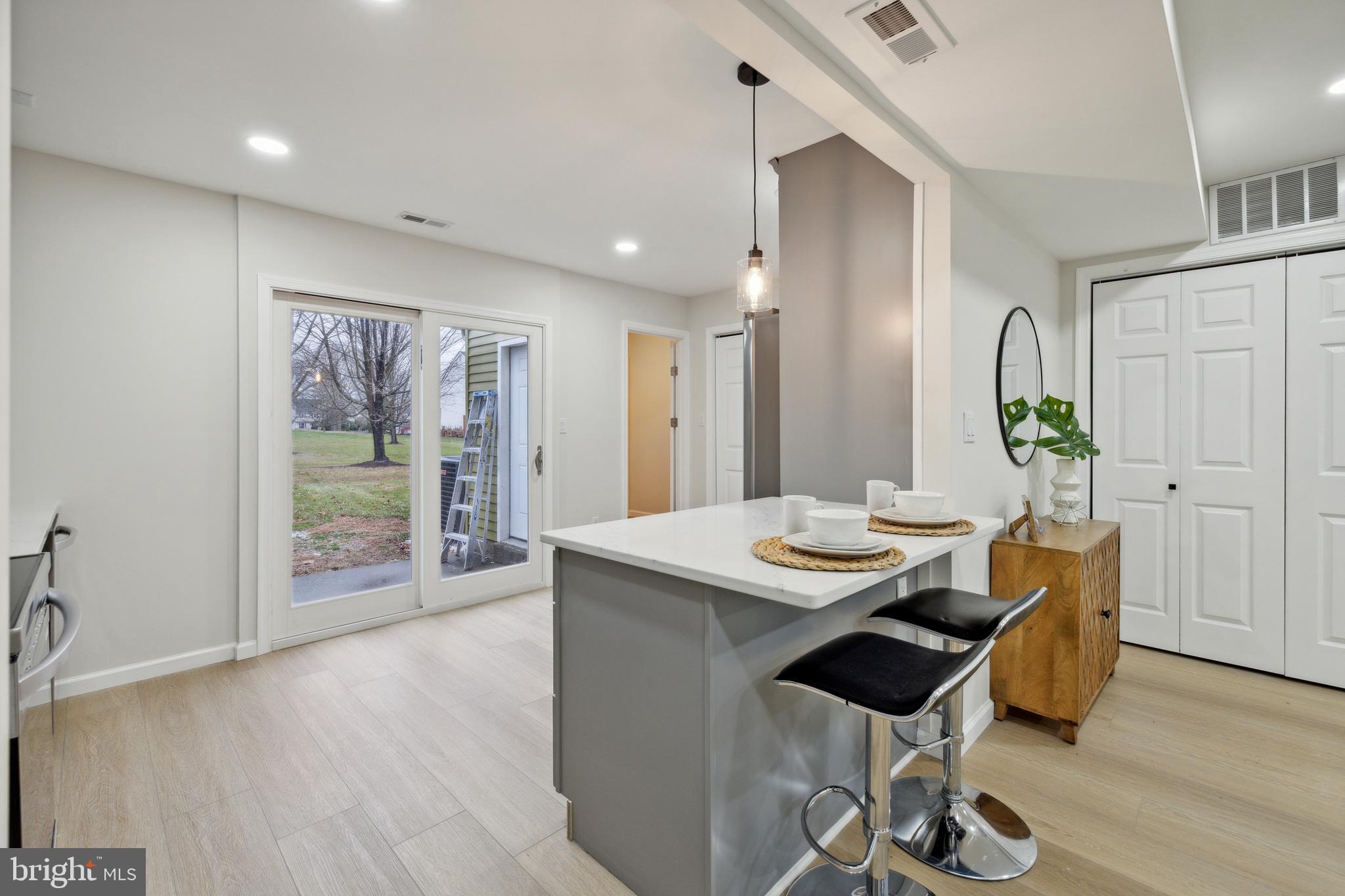 INDIAN VAL MDWS - Residential