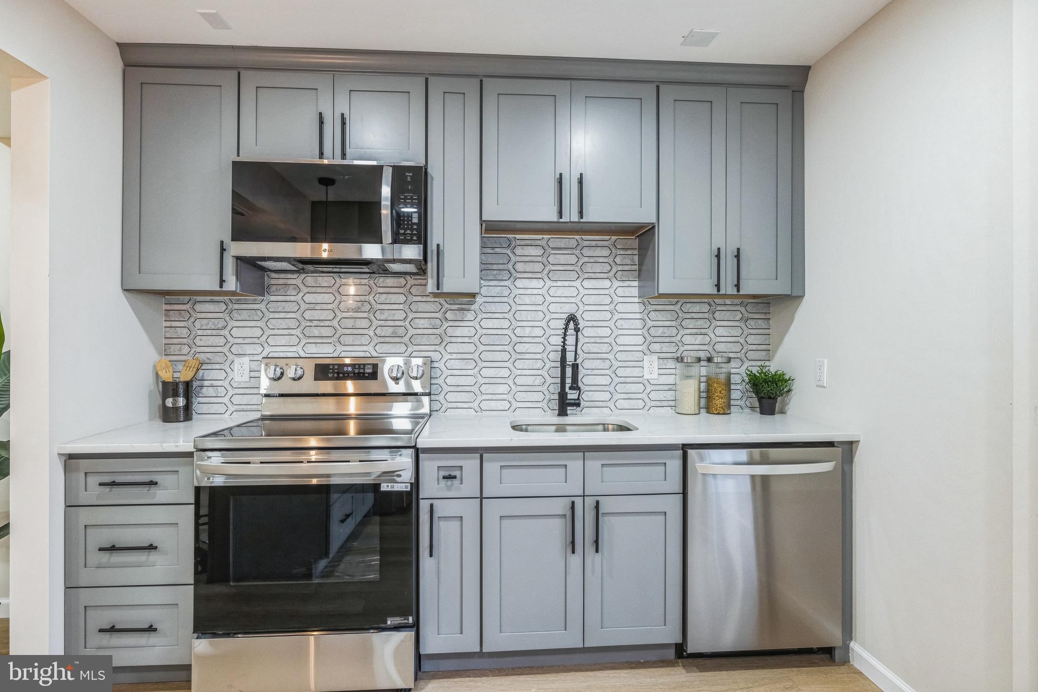 INDIAN VAL MDWS - Residential